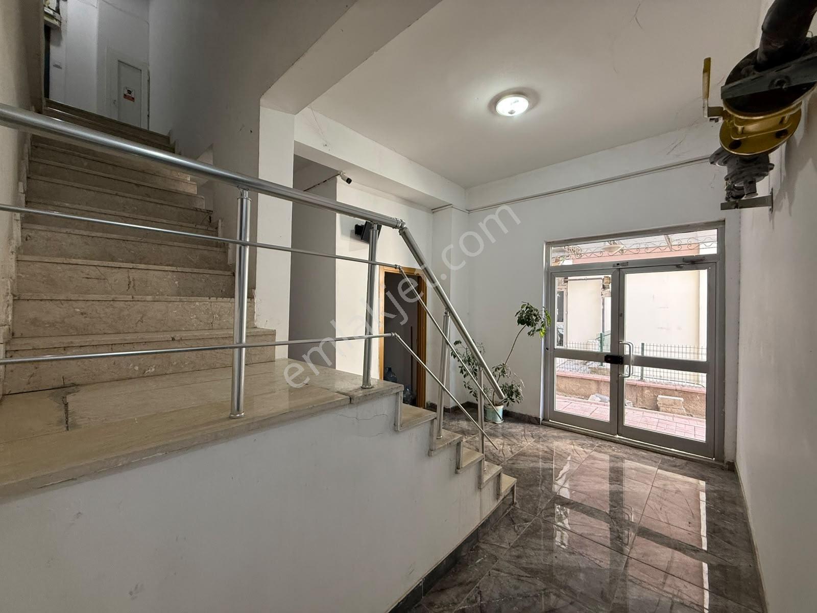 Carşı Merkezde Satılık 1+1 Eşyalı Daire - Görsel 7
