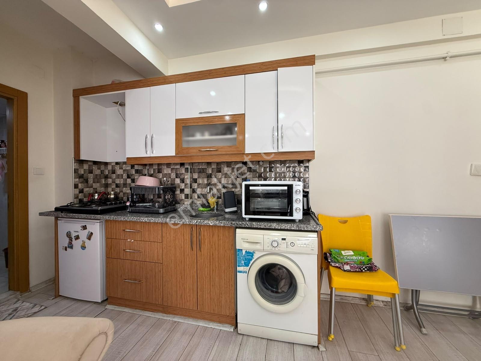 Carşı Merkezde Satılık 1+1 Eşyalı Daire - Görsel 8