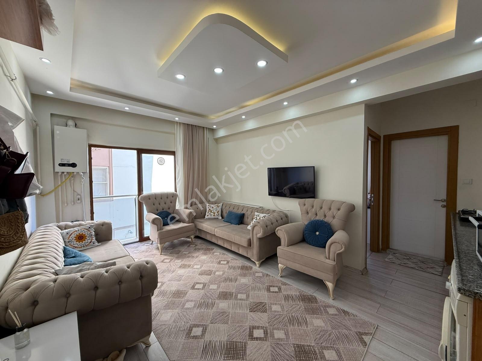 Carşı Merkezde Satılık 1+1 Eşyalı Daire