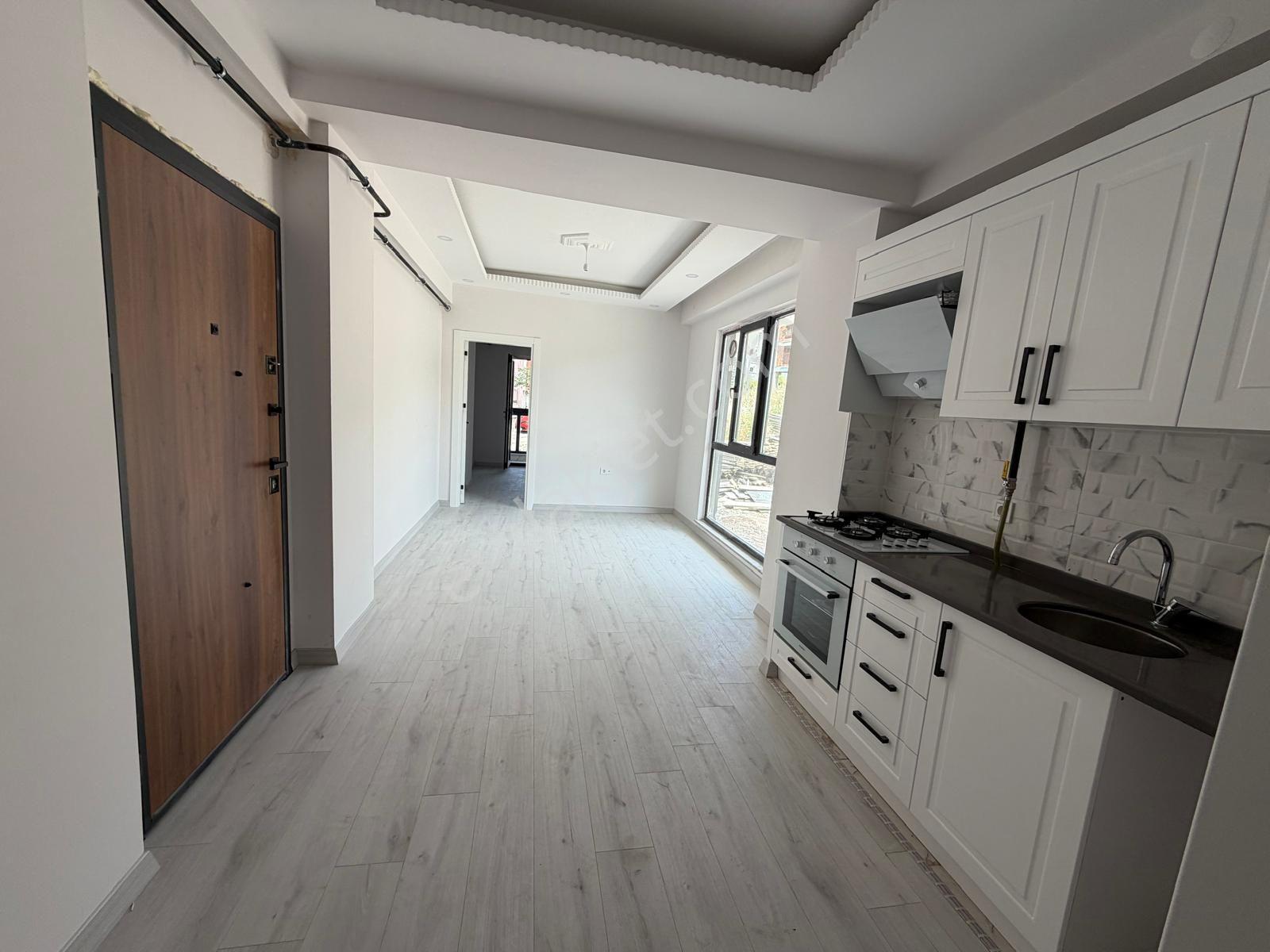 Ak Auto Gayrimenkul'den Tekirdağ Süleymanpaşa Gündoğdu Mah 1+1 Kiralık Geniş Daire
