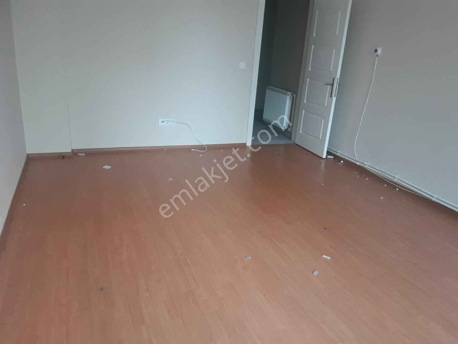Okullar Bölgesinde Ayça'dan Geniş Kullanışlı Kiralık 2+1 Daire - Görsel 3