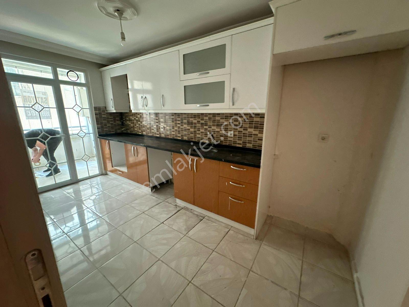 Esenyurt Turgut Özal Mahallesinde , Torium Avm Nin Yanıbaşında , Metrobüse 3 Dk Satılık Daire 2+1 - Görsel 12