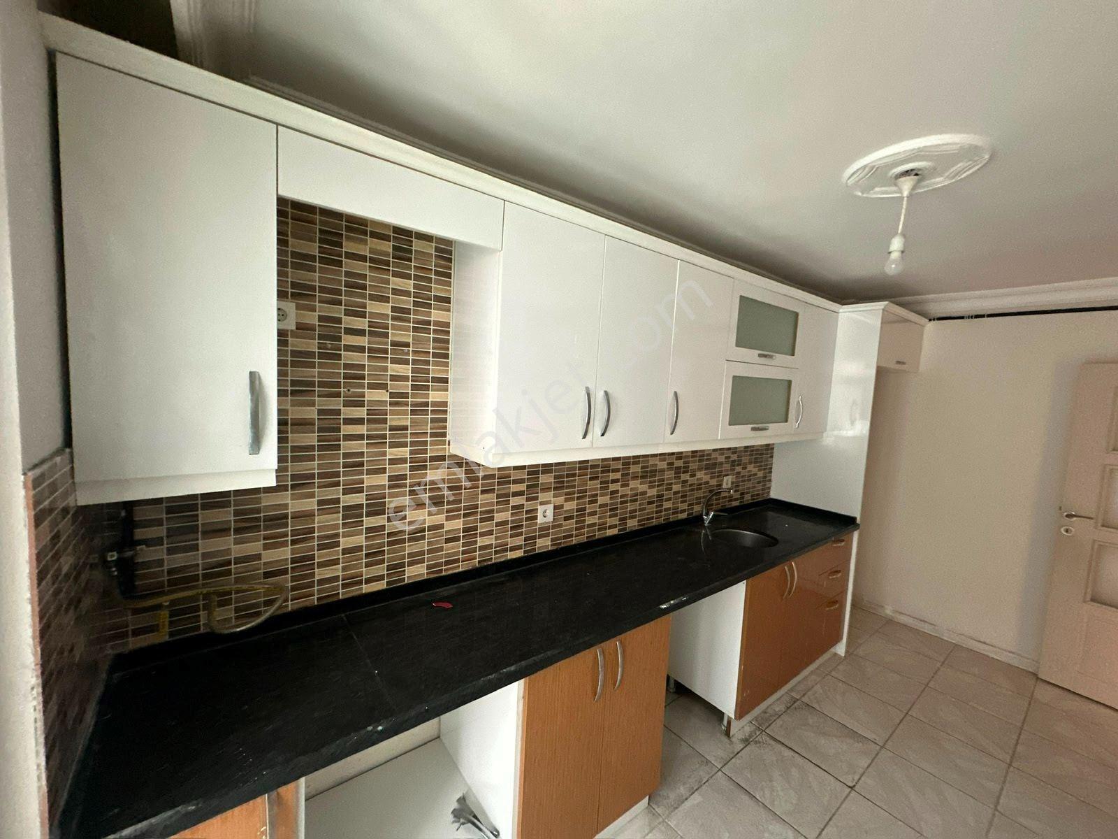 Esenyurt Turgut Özal Mahallesinde , Torium Avm Nin Yanıbaşında , Metrobüse 3 Dk Satılık Daire 2+1 - Görsel 30