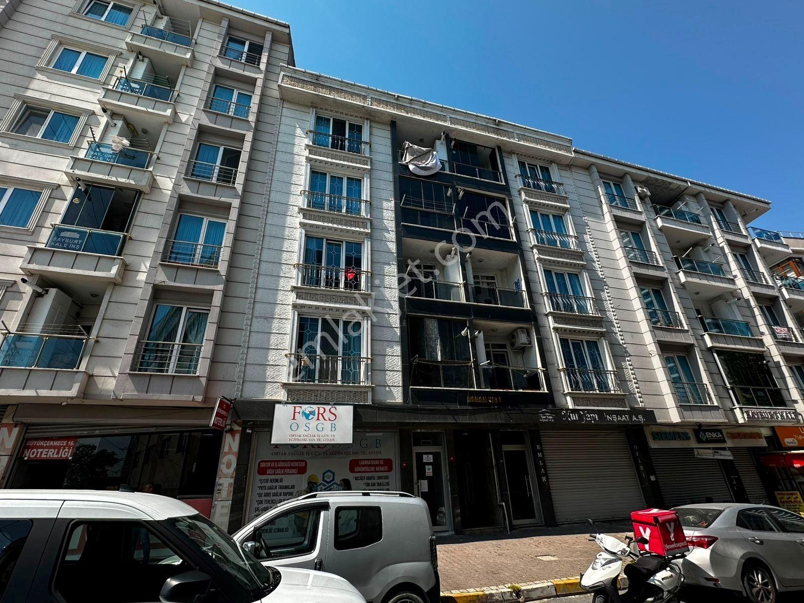 Esenyurt Turgut Özal Mahallesinde , Torium Avm Nin Yanıbaşında , Metrobüse 3 Dk Satılık Daire 2+1 - Görsel 32