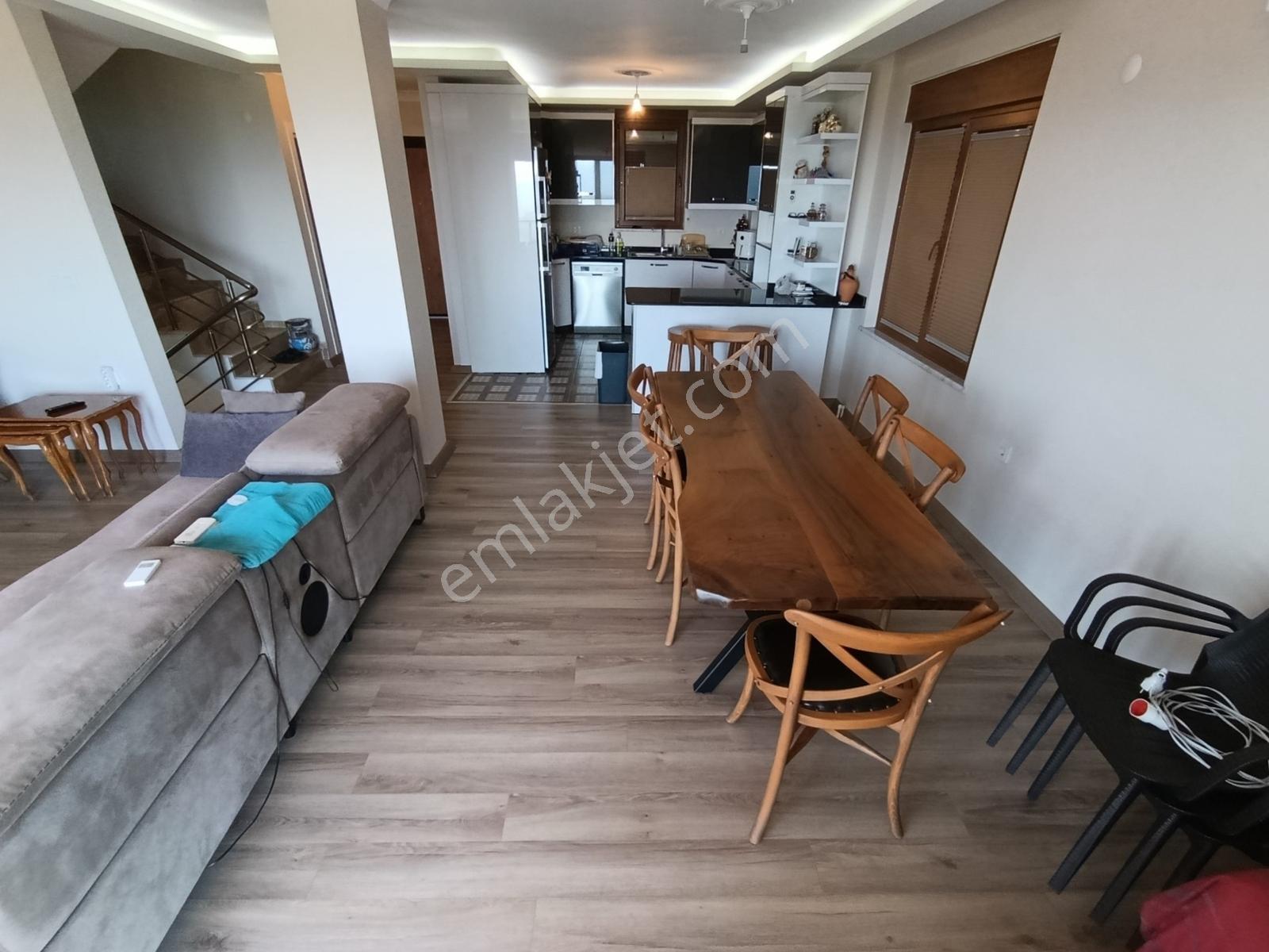 Pınarbaşında Deniz Manzaralı Otoparklı Bahçeli Tam Müstakil 3+1 - Görsel 14