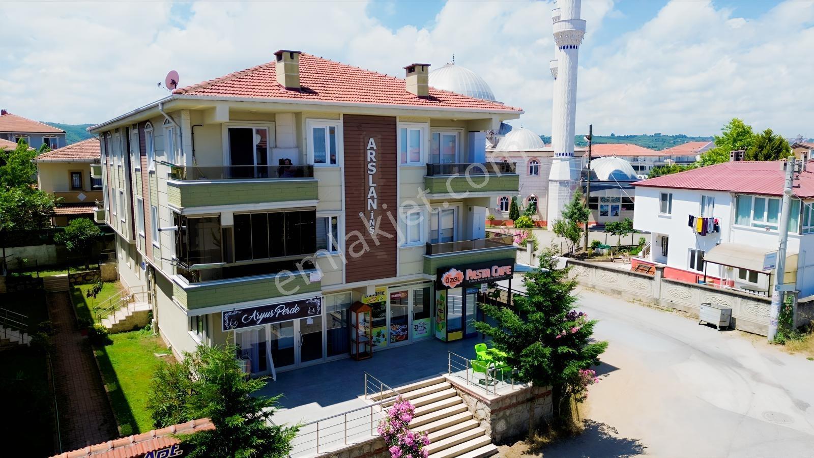 Arslan İnşaat Verandalı Bahçeli Denize Yakın 2+1 Köşe Daire - Görsel 9