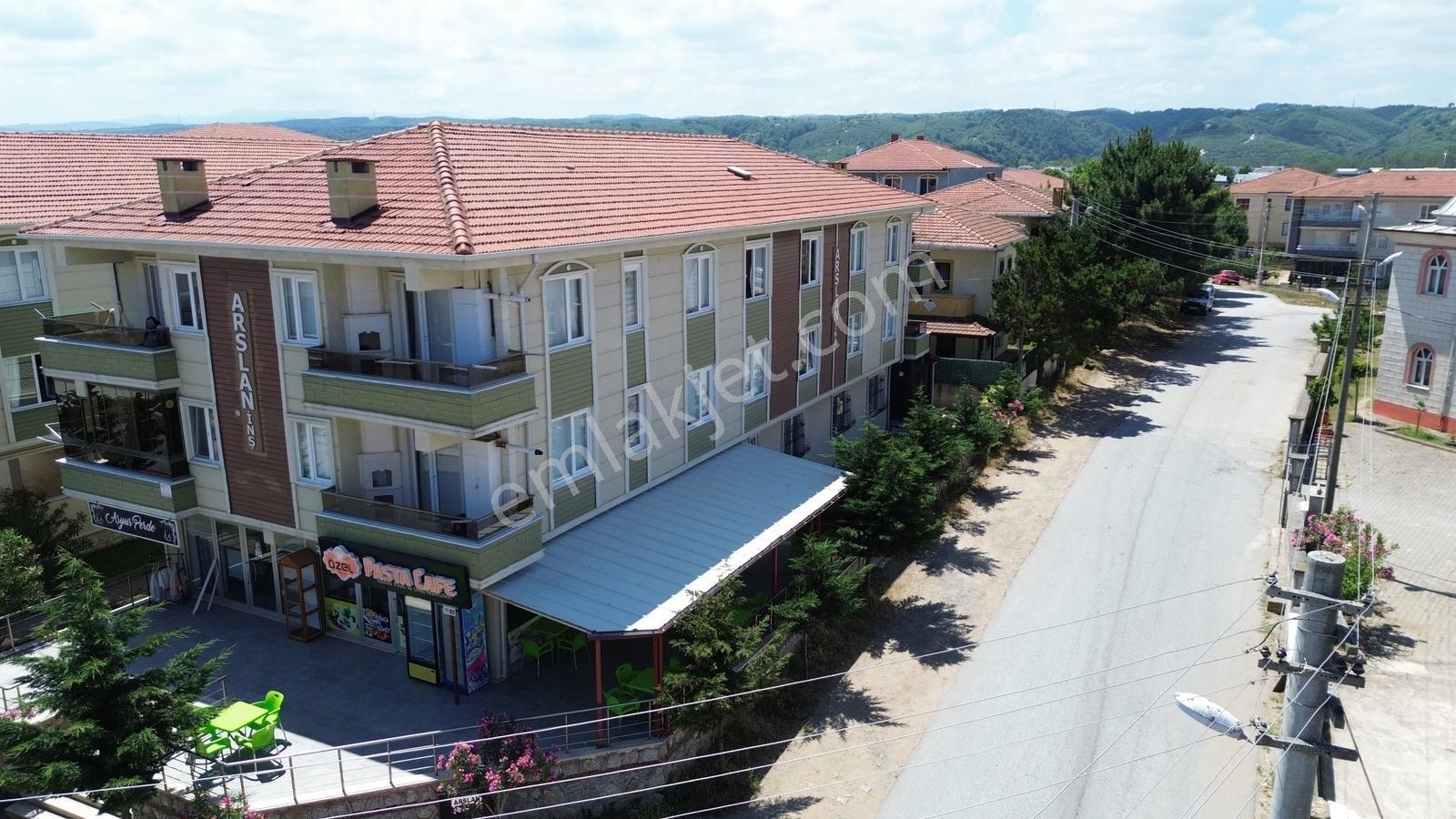 Arslan İnşaat Verandalı Bahçeli Denize Yakın 2+1 Köşe Daire - Görsel 16