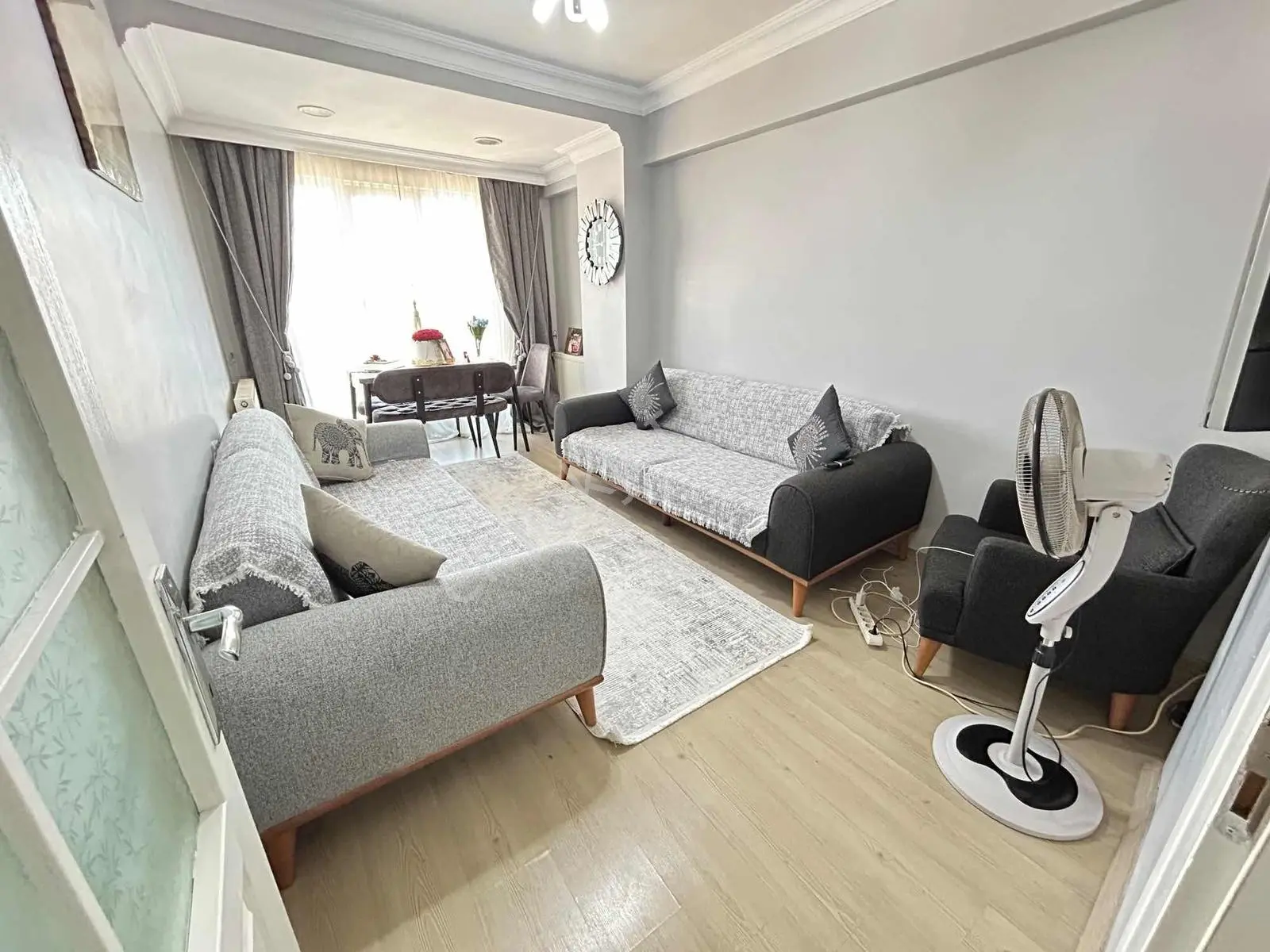 Brn Çelik İnşaat'tan Karadeniz Mah 2+1 3.kat Balkonlu 95m2