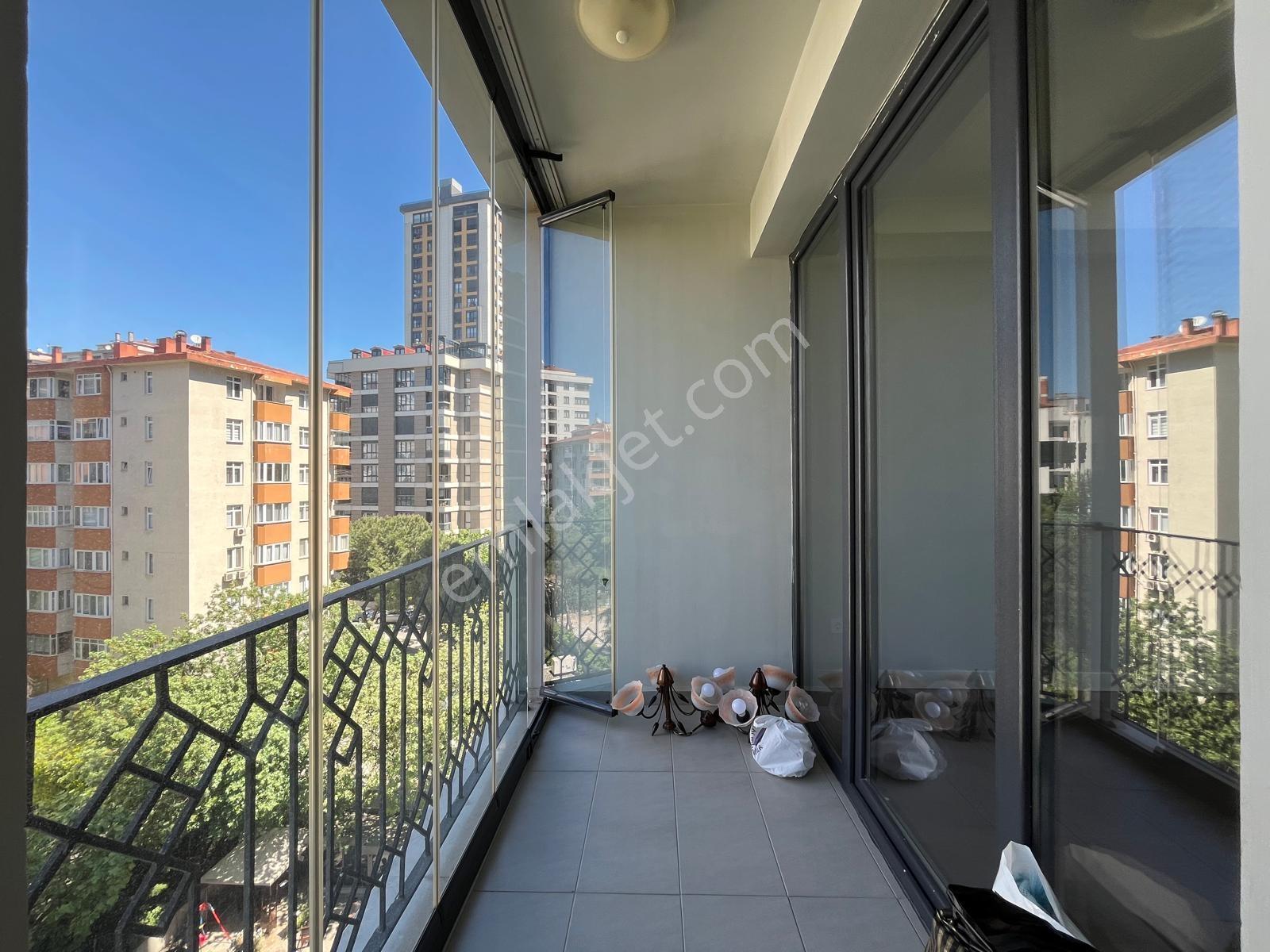 Kozyatağı'nda Prestijli Binada Çift Balkonlu E.banyolu 2+1 Boş - Görsel 16