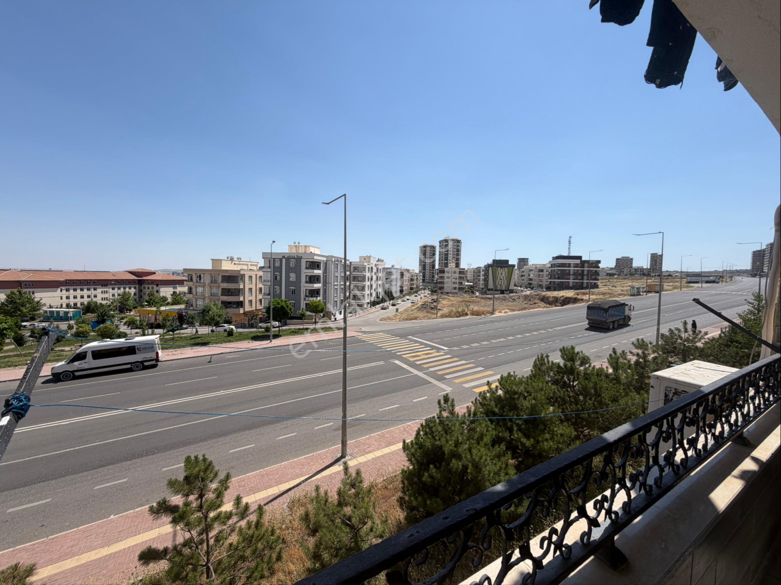 Cadde Seyran’dan Satılık Yol Cepheli Sarı Toki 2+1 Daire - Görsel 14
