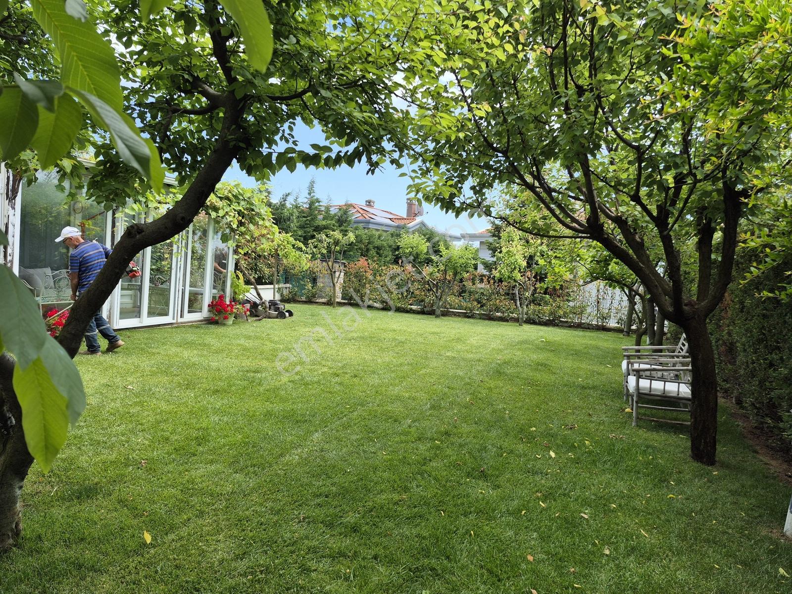 Büyükçekmece Güzelşehir Sitesinde Yenilenmiş 4+2 Satılık Villa - Görsel 29