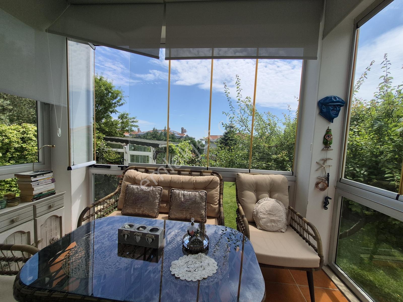 Büyükçekmece Güzelşehir Sitesinde Yenilenmiş 4+2 Satılık Villa - Görsel 15