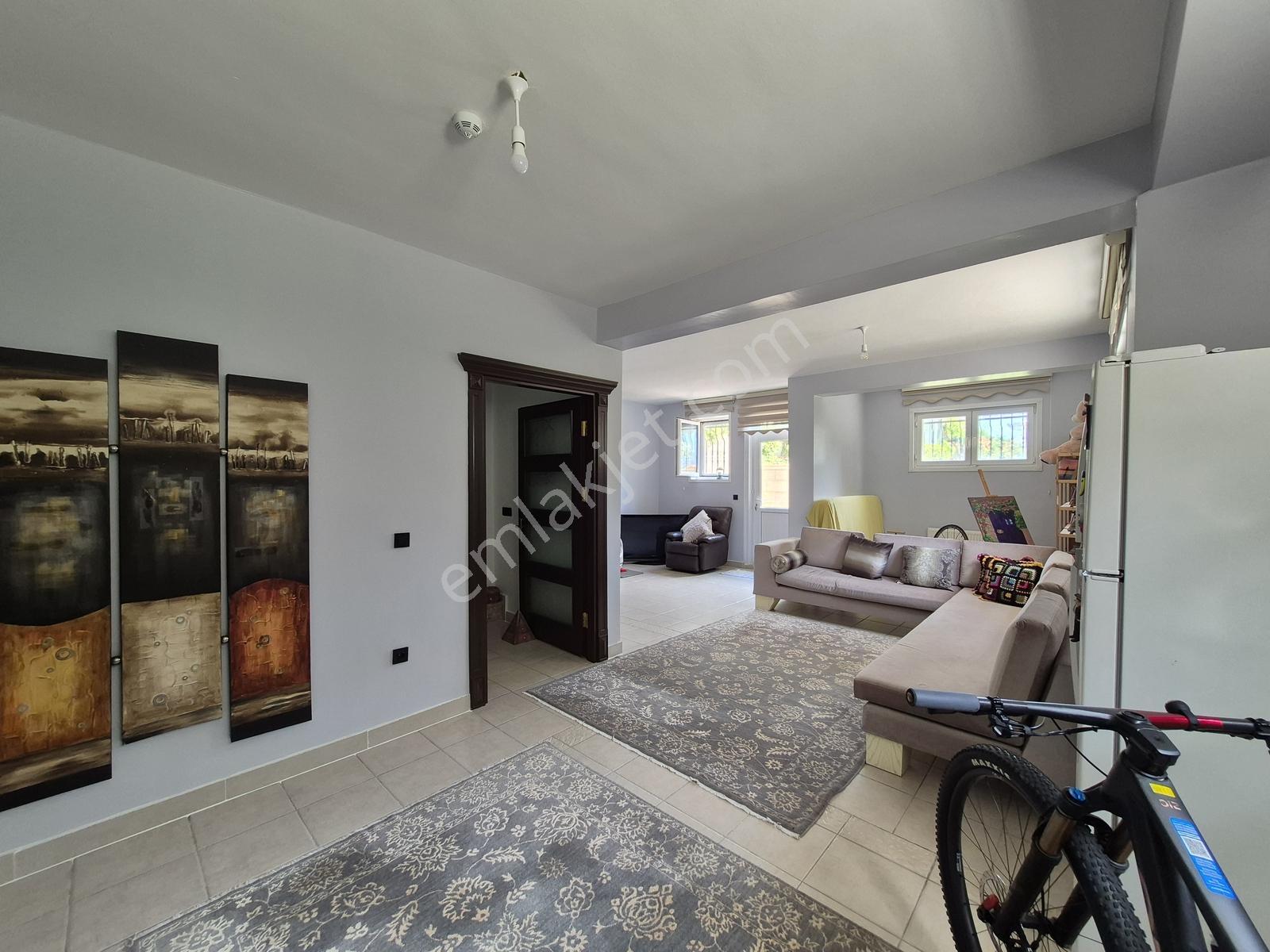 Büyükçekmece Güzelşehir Sitesinde Yenilenmiş 4+2 Satılık Villa - Görsel 24