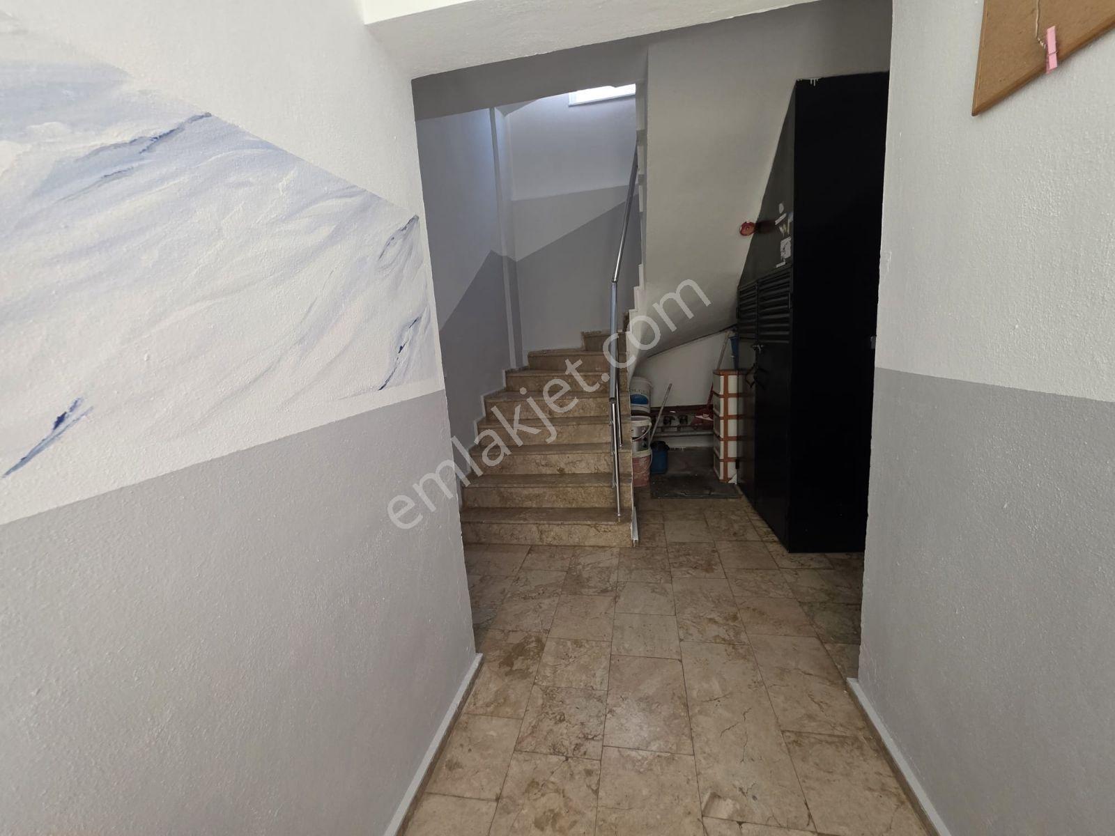 Gebizli De Satılık Eşyalı 2+1 Daire - Görsel 4