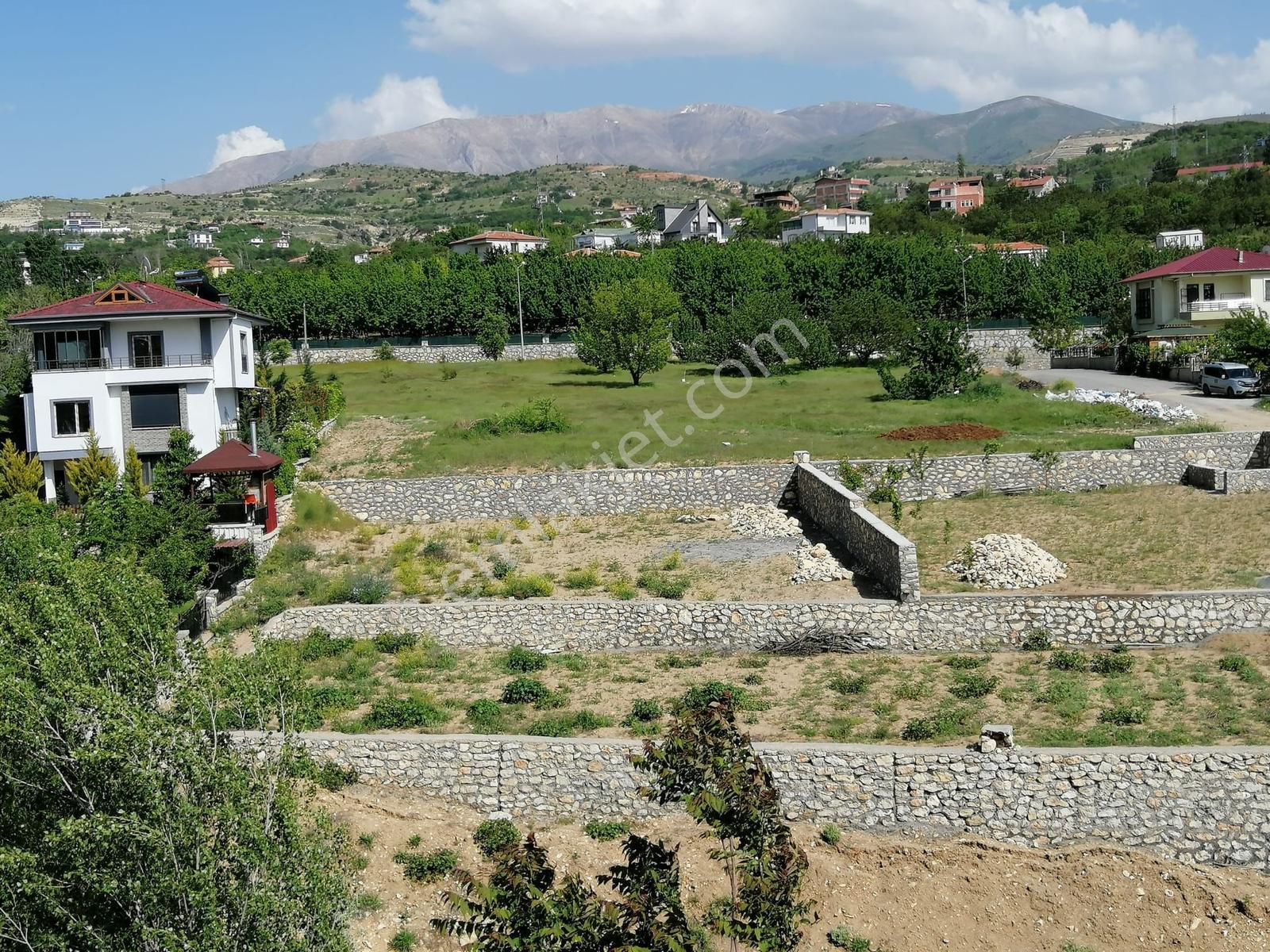 Hasan Akbulut'dan Gündüzbey'de Tek Tapu Villa İmarlı 716m2 Arsa - Görsel 2