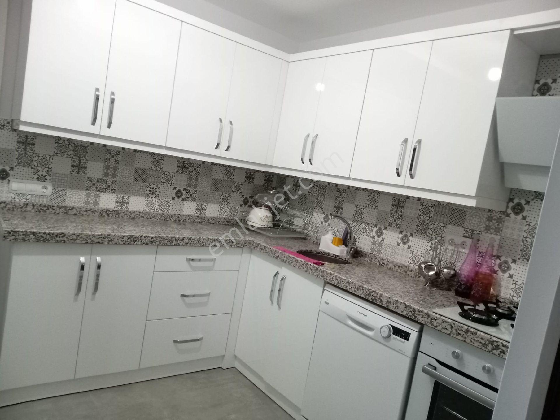 Her Kat Tek Daire 7 Katlinin 6. Katı