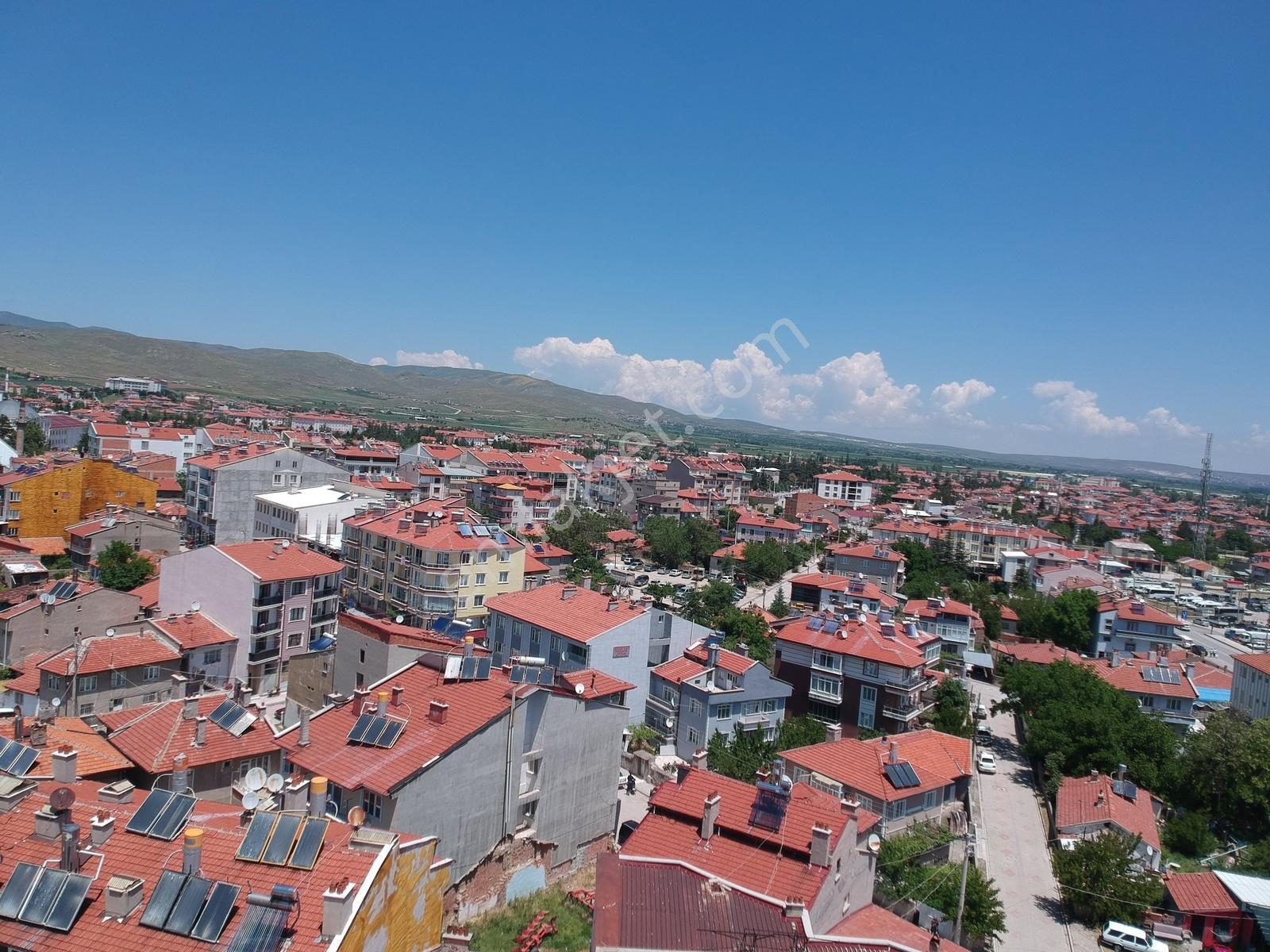 İlbey // Şuhut Merkez Garaj Caddesi Üzerinde Köşe Dükkan+daire - Görsel 17