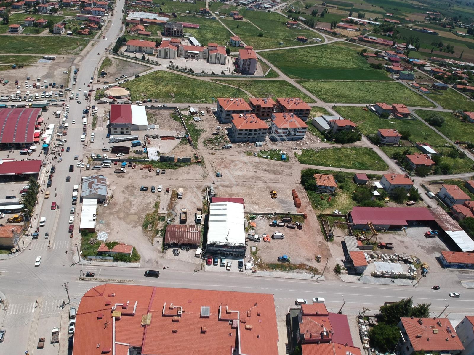 İlbey // Şuhut Merkez Garaj Caddesi Üzerinde Köşe Dükkan+daire - Görsel 9