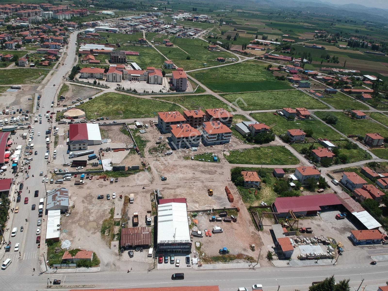 İlbey // Şuhut Merkez Garaj Caddesi Üzerinde Köşe Dükkan+daire - Görsel 8