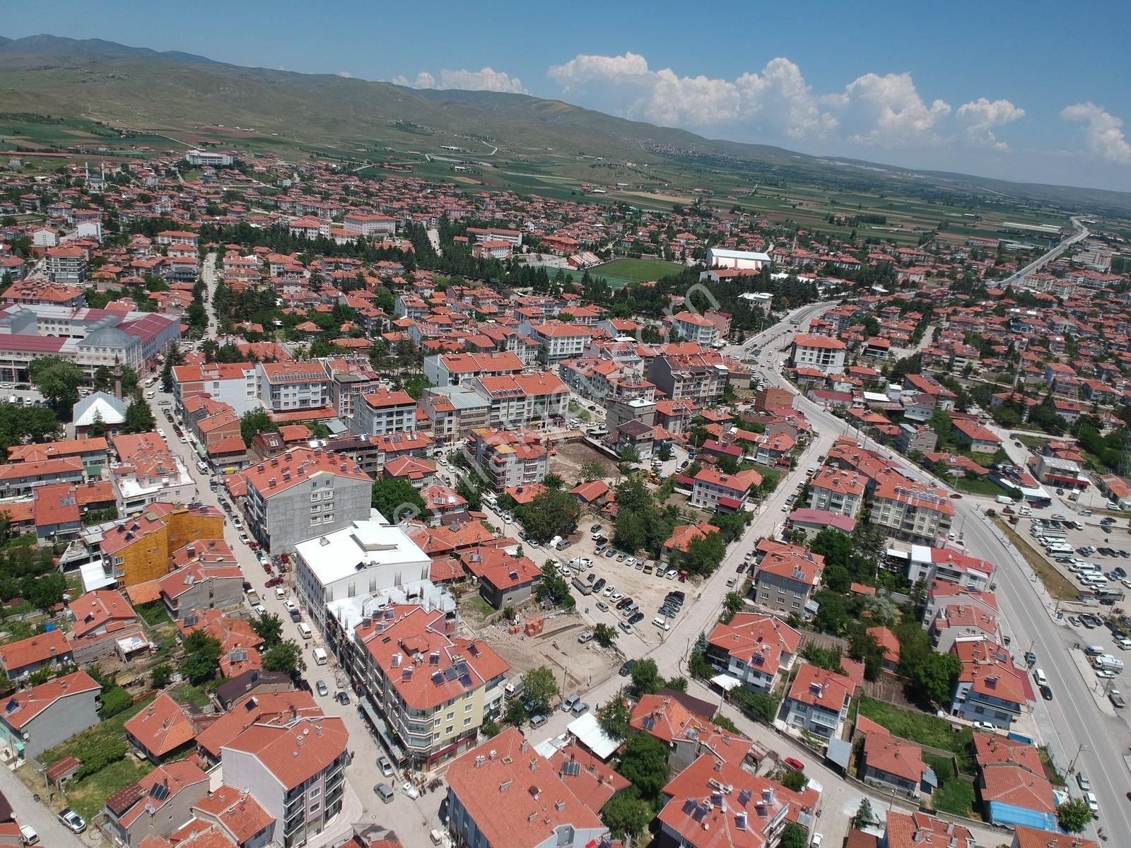 İlbey // Şuhut Merkez Garaj Caddesi Üzerinde Köşe Dükkan+daire - Görsel 6
