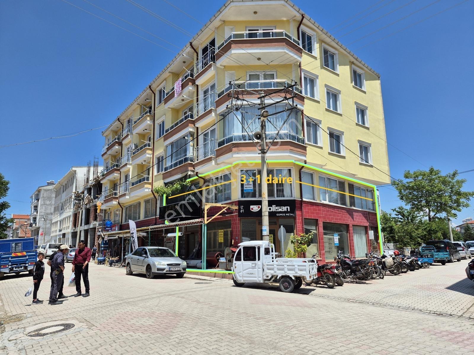 İlbey // Şuhut Merkez Garaj Caddesi Üzerinde Köşe Dükkan+daire - Görsel 10