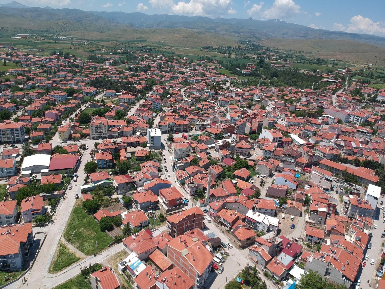 İlbey // Şuhut Merkez Garaj Caddesi Üzerinde Köşe Dükkan+daire - Görsel 32