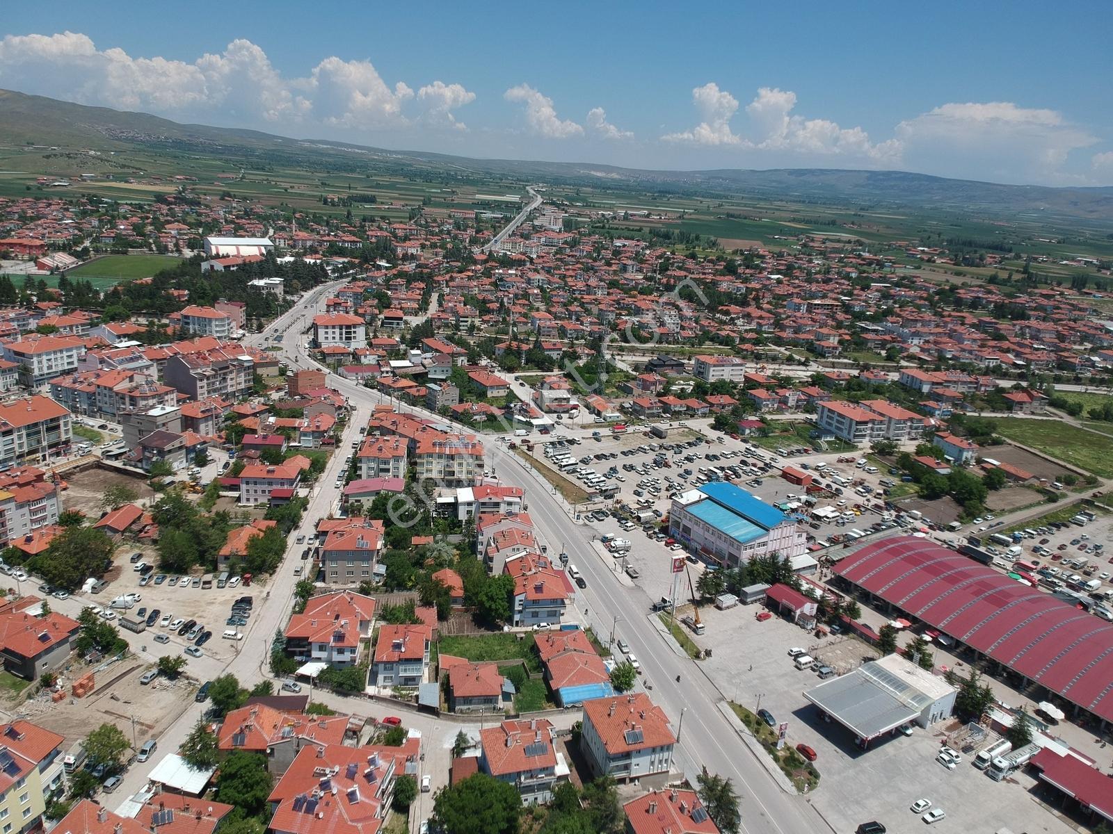 İlbey // Şuhut Merkez Garaj Caddesi Üzerinde Köşe Dükkan+daire - Görsel 7