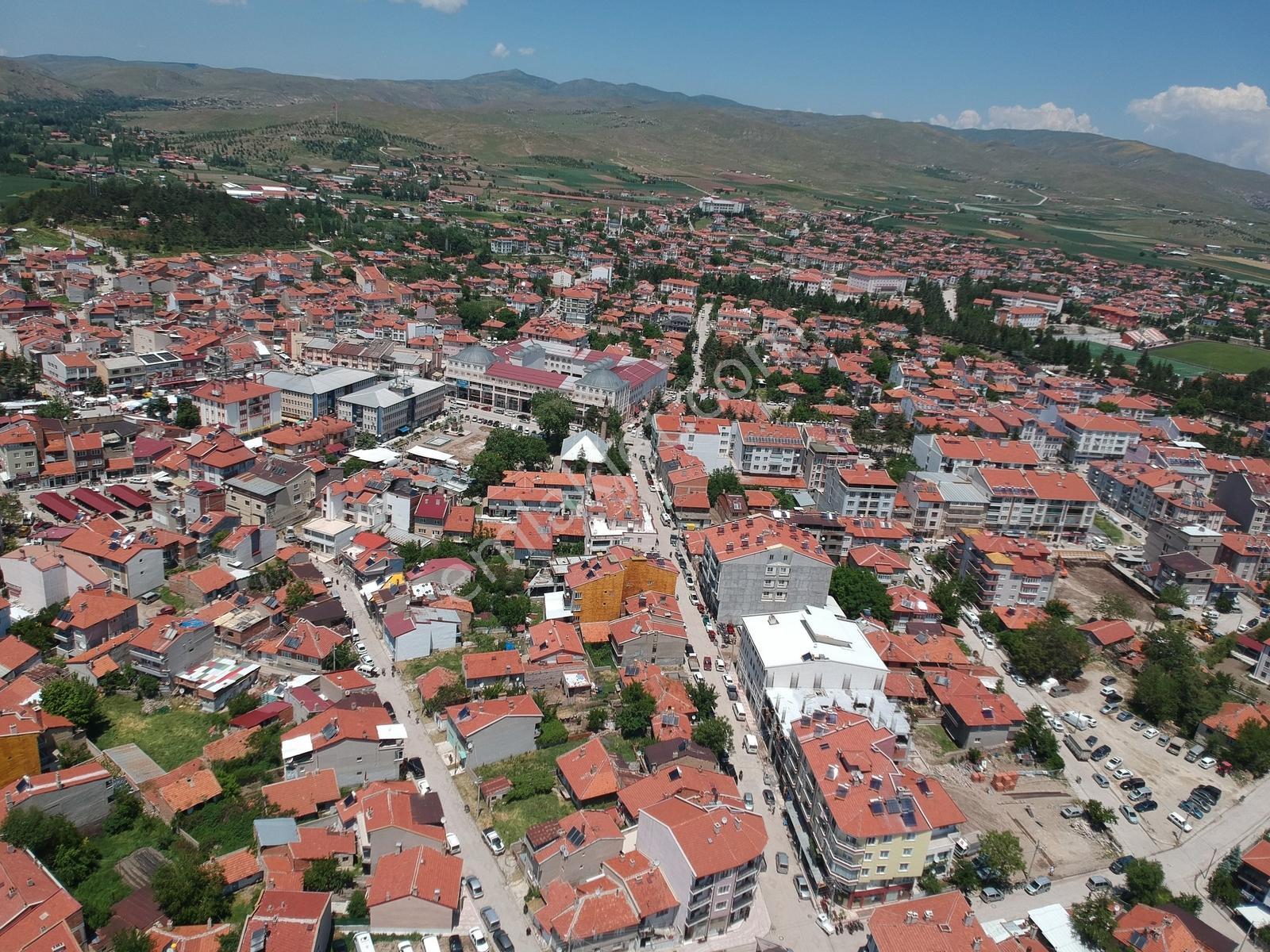 İlbey // Şuhut Merkez Garaj Caddesi Üzerinde Köşe Dükkan+daire - Görsel 19