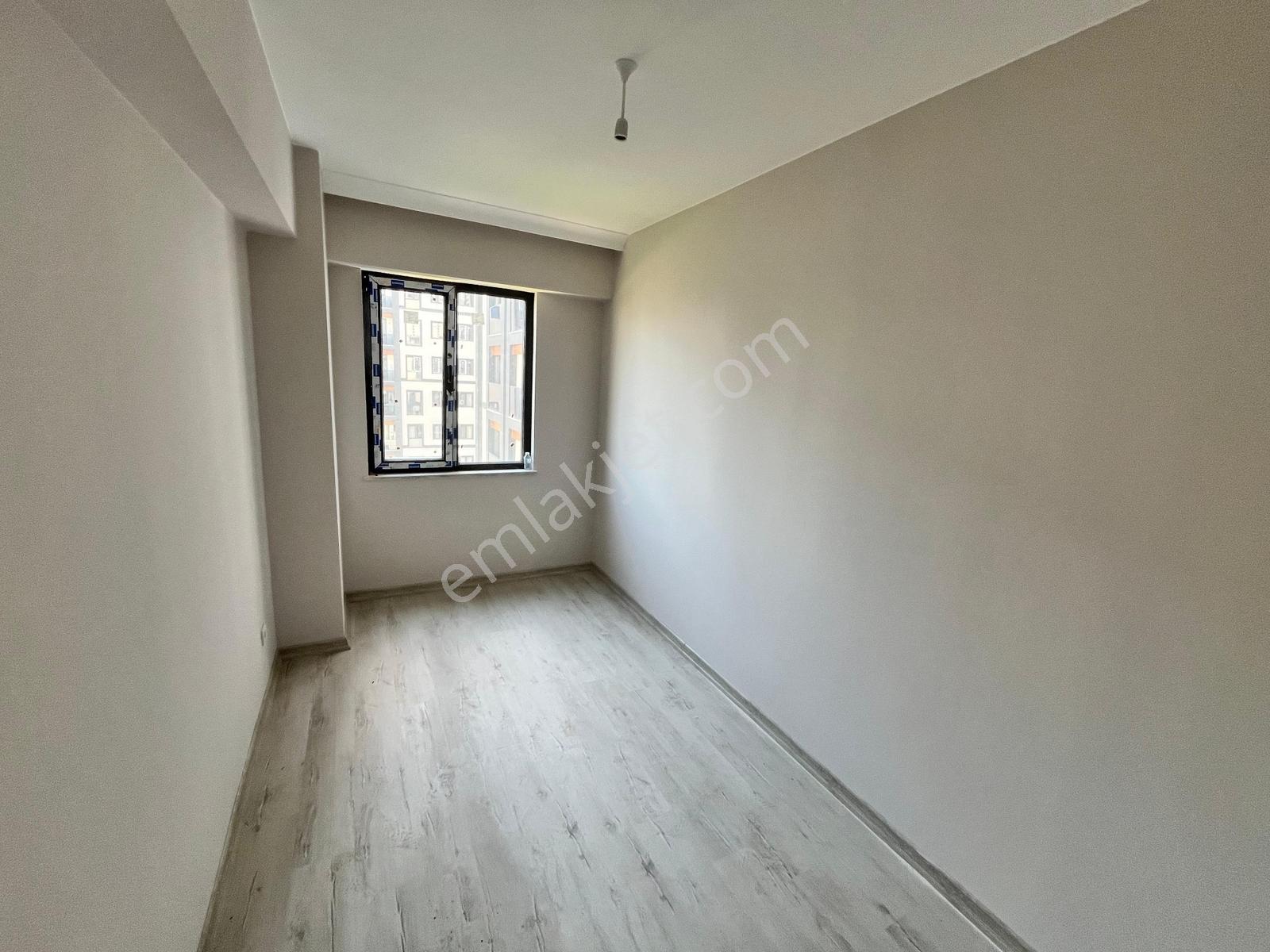 Pendik Mir Metro Sitesi Ön Cephe Manzaralı Satılık 2+1 Daire - Görsel 12
