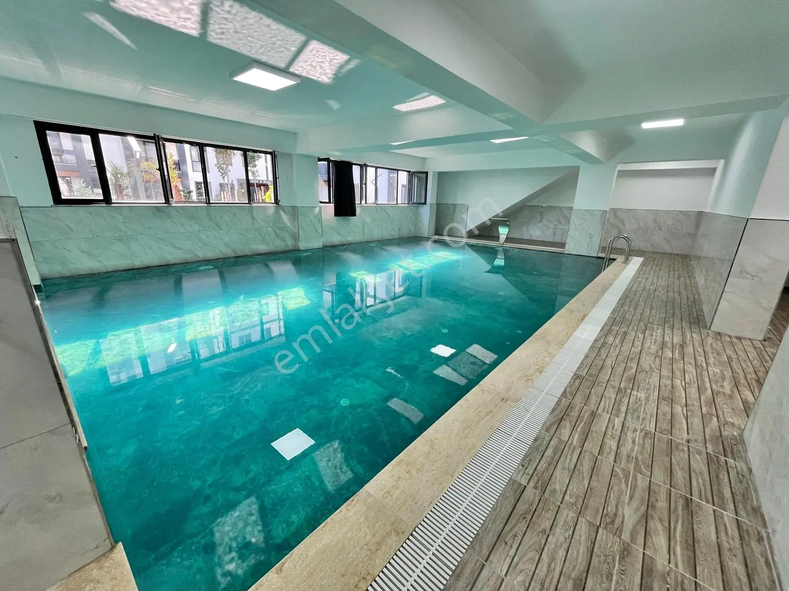 Pendik Mir Metro Sitesi Ön Cephe Manzaralı Satılık 2+1 Daire