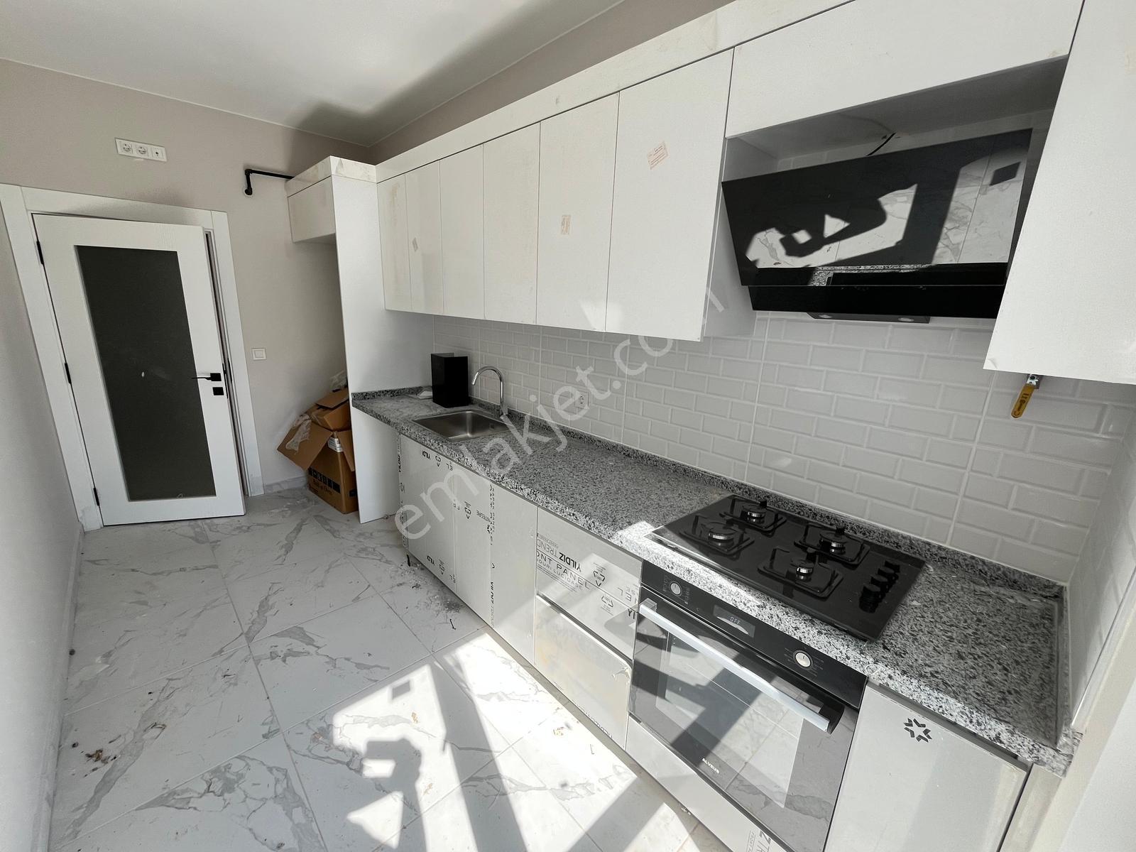 Pendik Mir Metro Sitesi Ön Cephe Manzaralı Satılık 2+1 Daire - Görsel 25