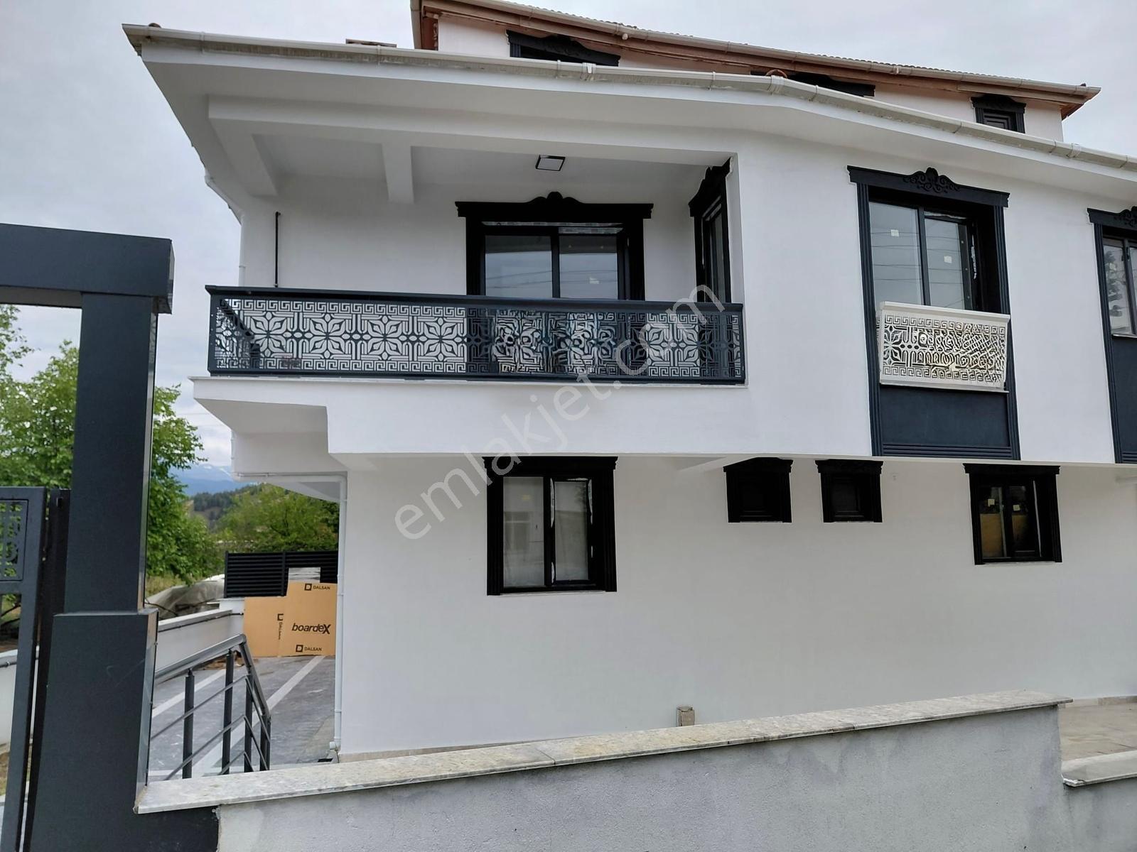 Akhan Mahallesinde 2+1 Yerden Isıtmalı Satılık Daire