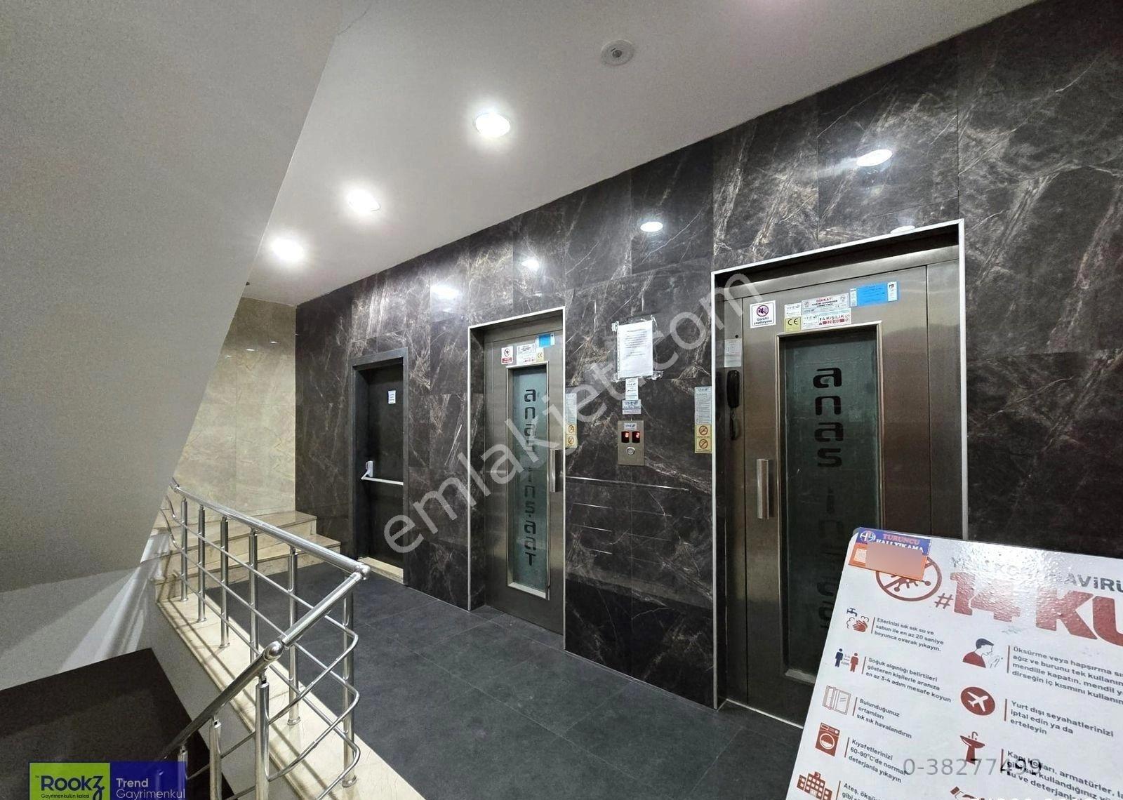 Çekmeköy Metroya Yakın, Otoparklı Ferah 2+1 Satılık Daire - Görsel 12