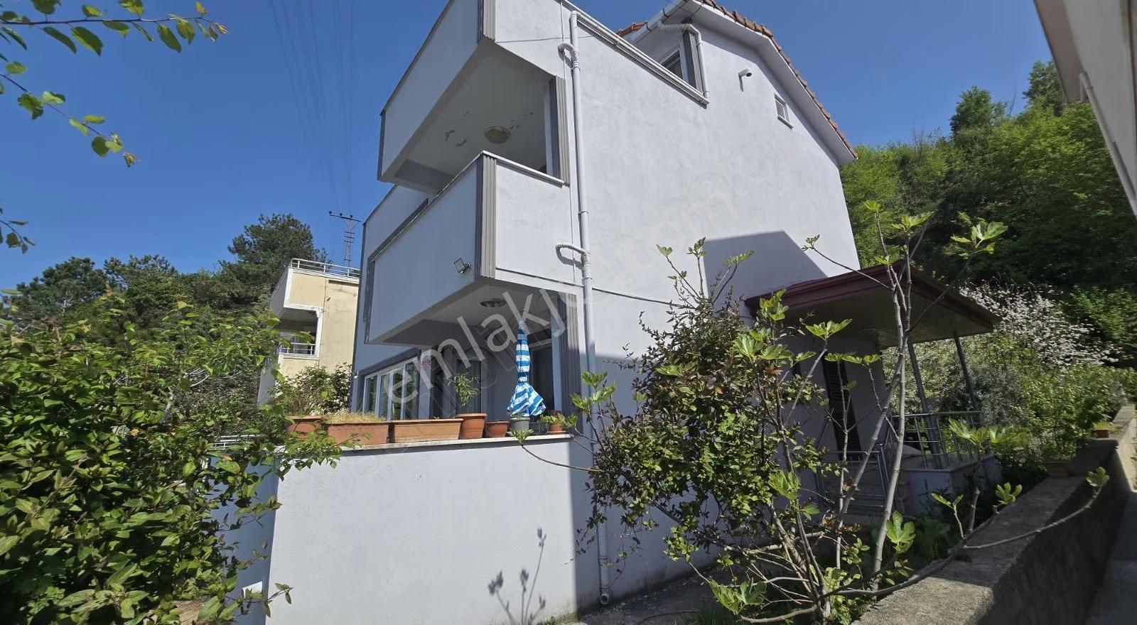 Cide İlkim Emlak'tan Denize Sıfır Satılık Villa - Görsel 9