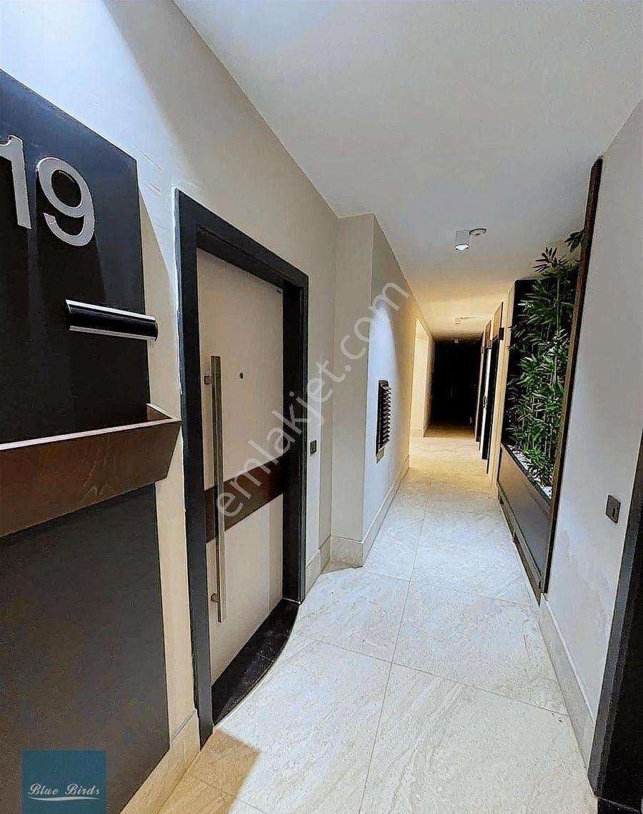 Kuşadası'nda Deniz Manzaralı 3+1 Daire