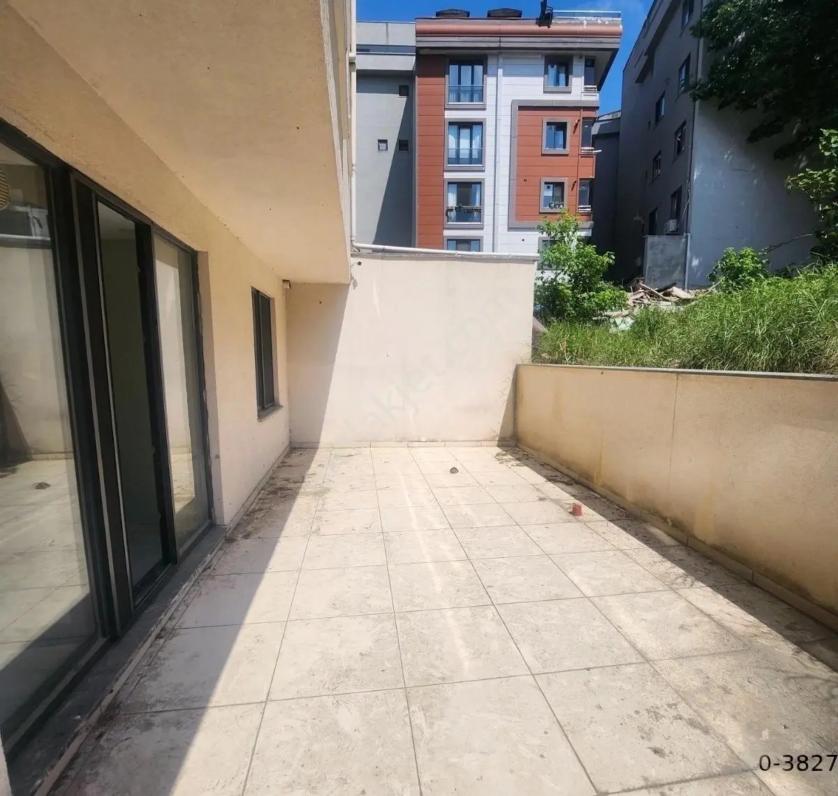 Kemerburgaz Merkezde 1+1 45 M2 Net Bahçe Kullanımlı Daire