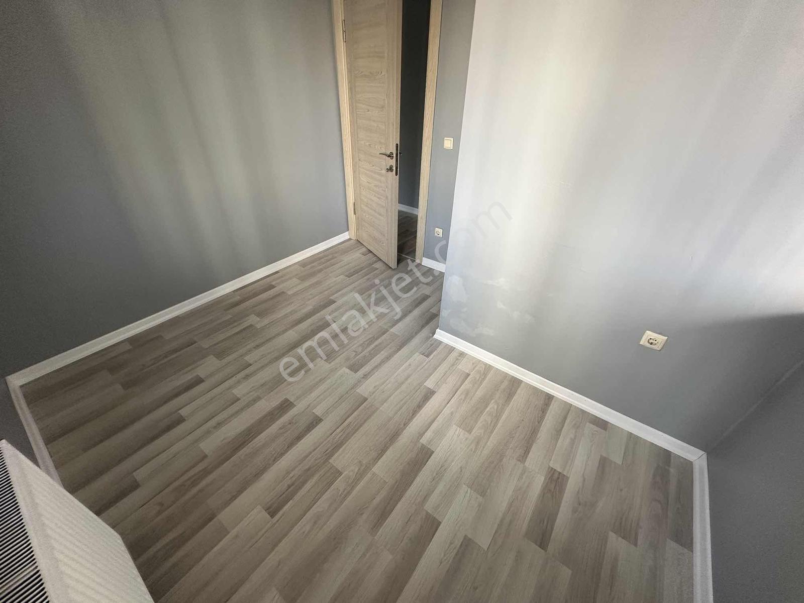 Çekmeköy Soğukpınar' Da Pratik Kullanışlı 1+1 Daire - Görsel 20