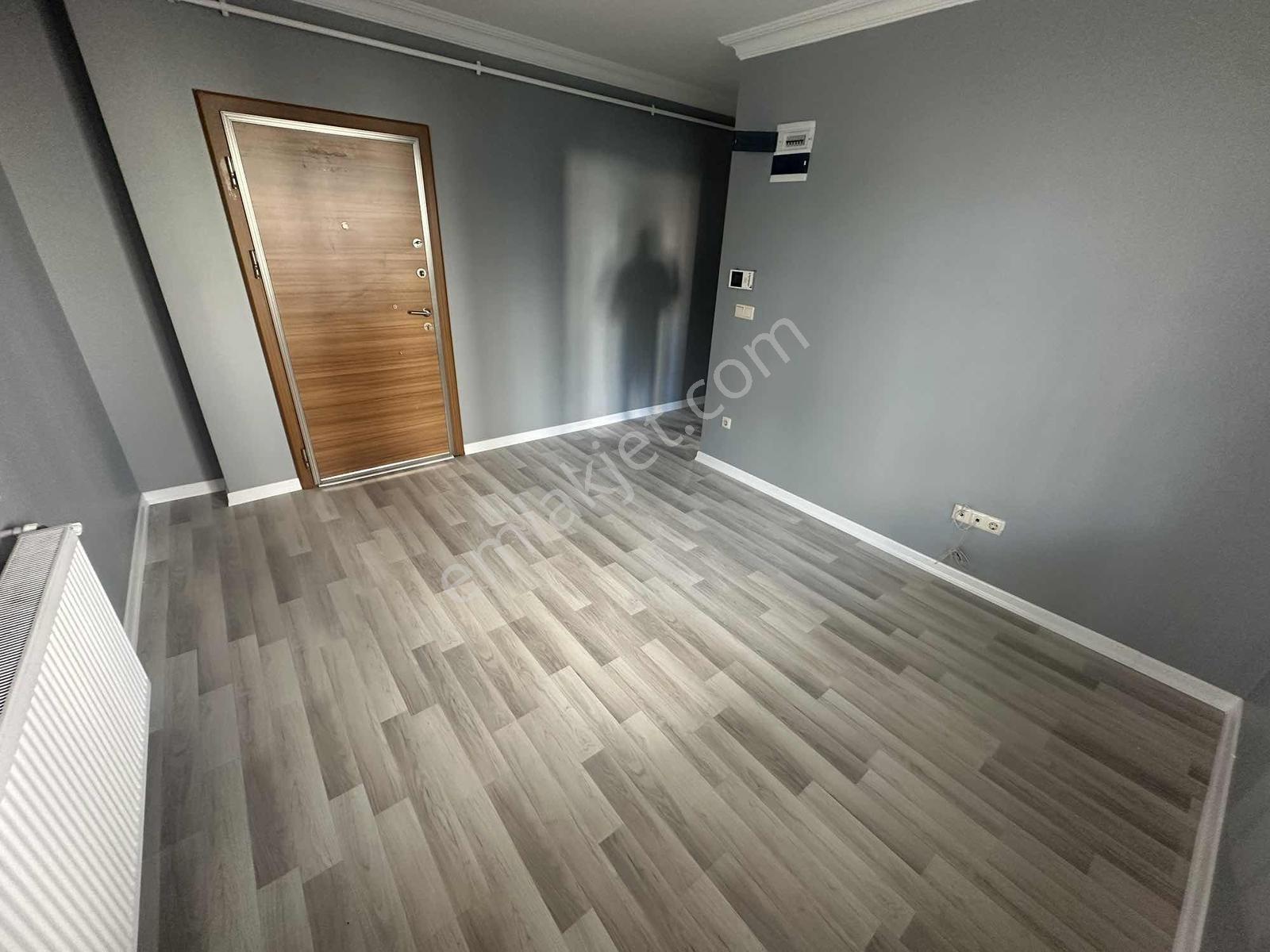 Çekmeköy Soğukpınar' Da Pratik Kullanışlı 1+1 Daire - Görsel 13