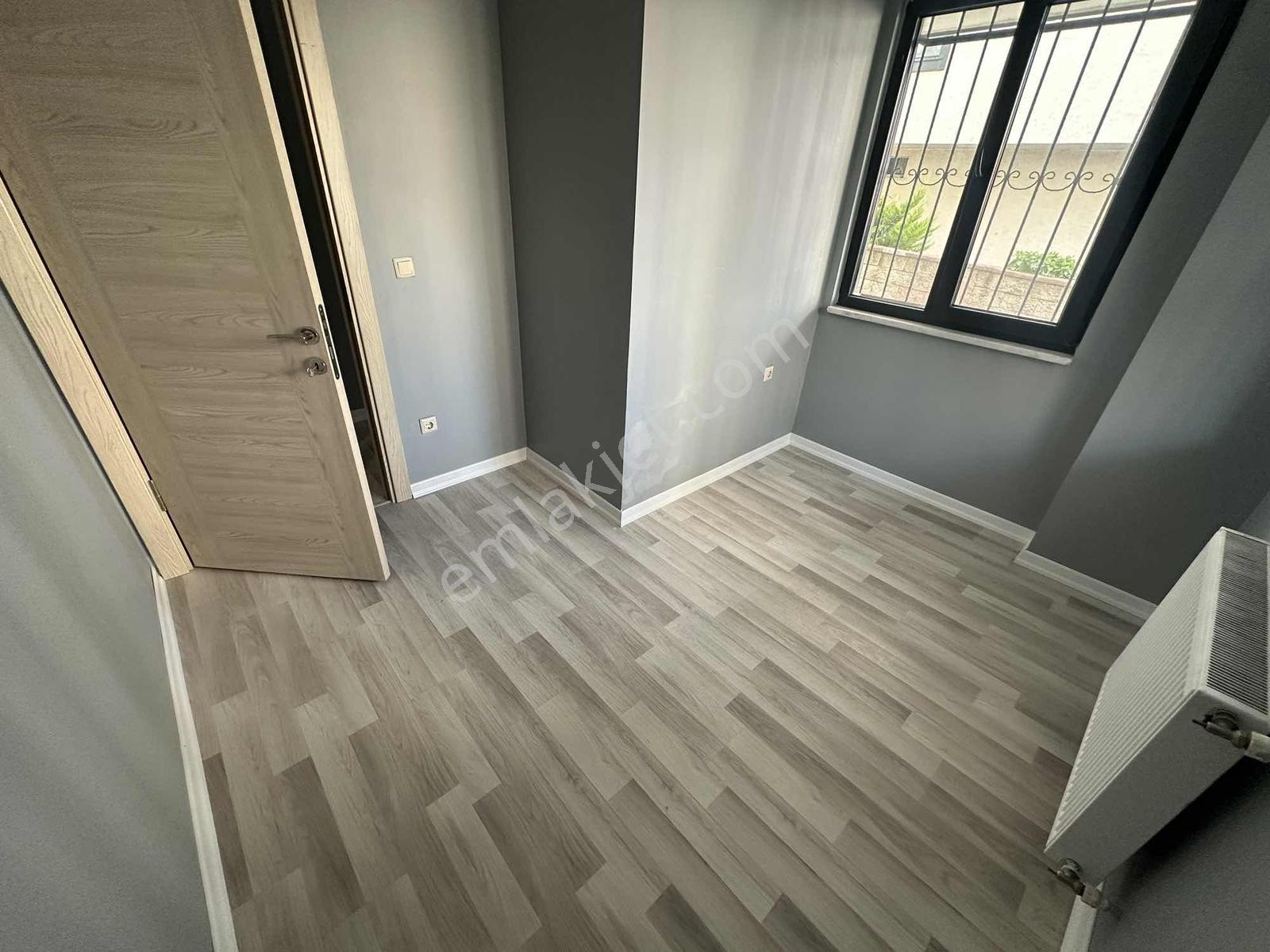 Çekmeköy Soğukpınar' Da Pratik Kullanışlı 1+1 Daire - Görsel 8