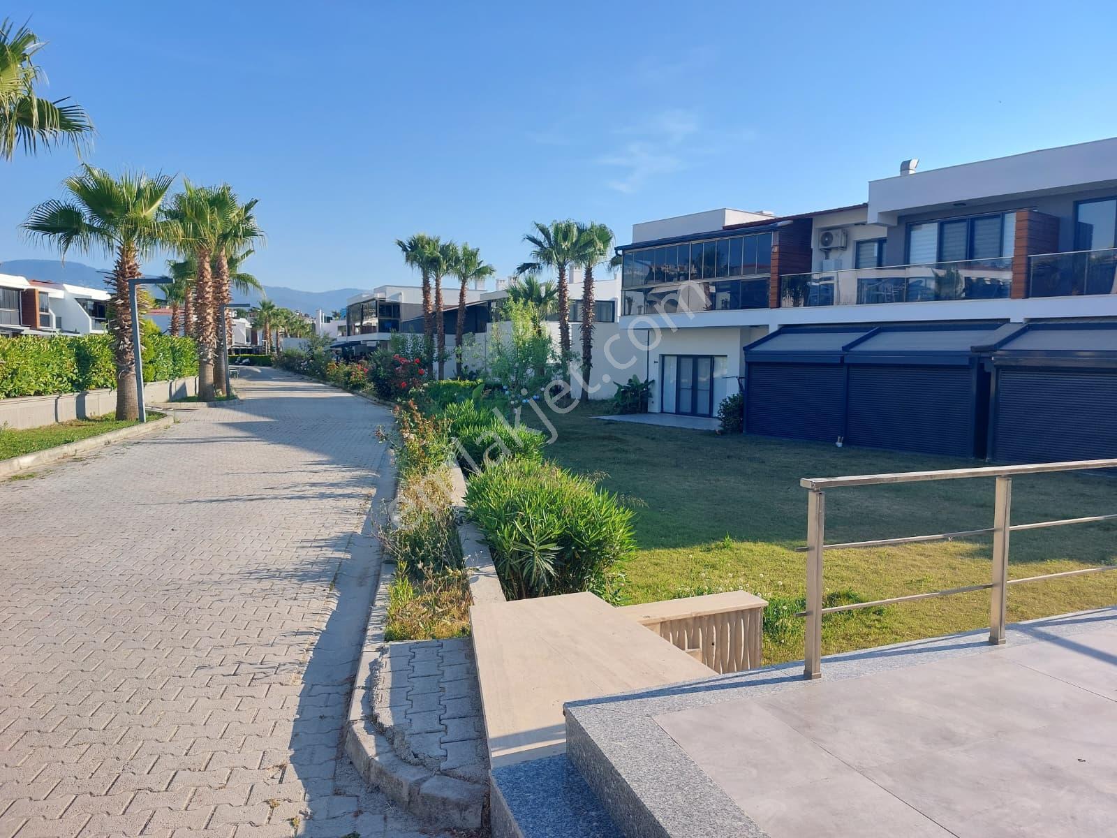 Kuşadası Alp Sahil Evleri'nde Denize 800 Mt. 1+1 Satılık Daire - Görsel 22