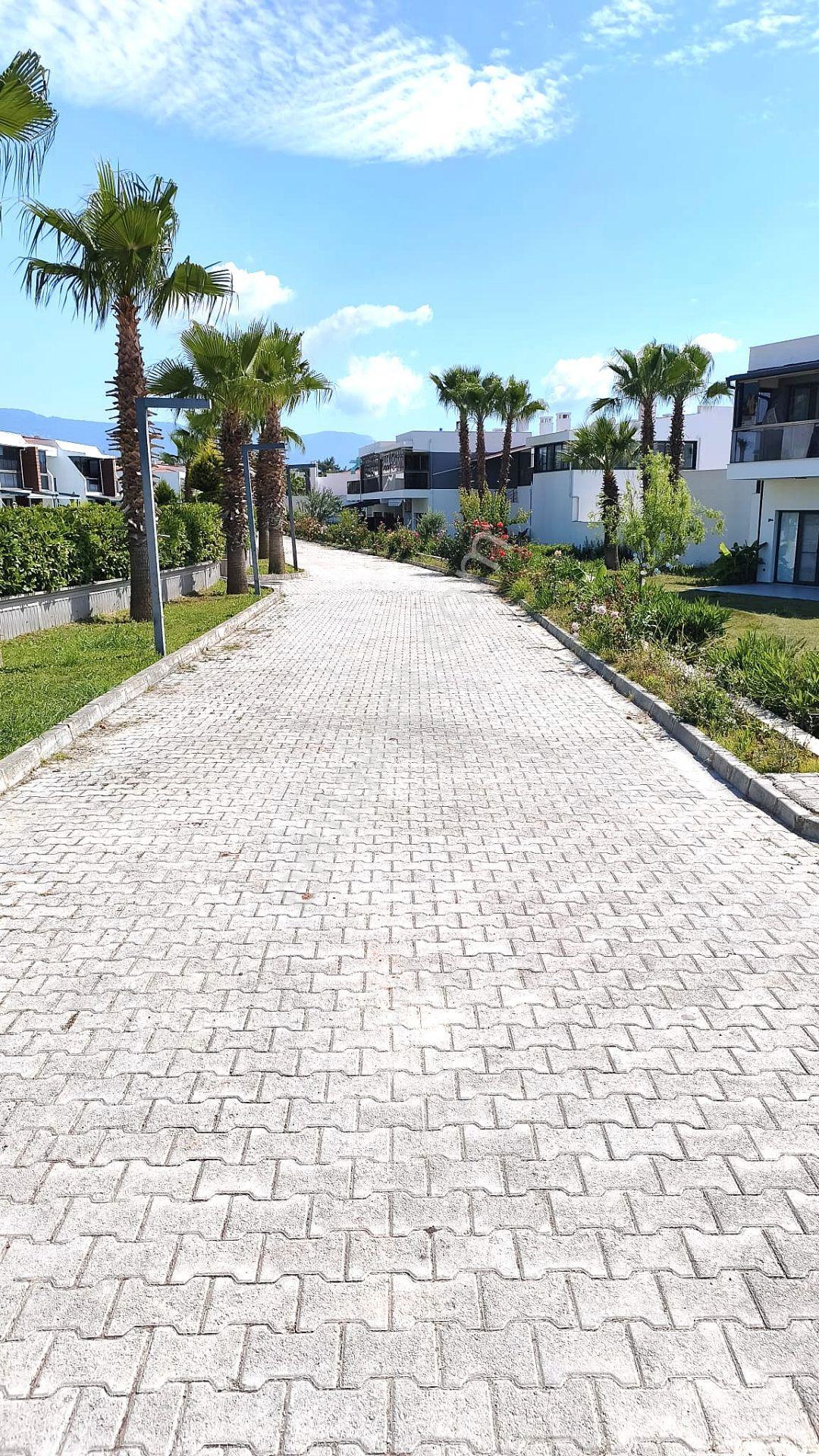 Kuşadası Alp Sahil Evleri'nde Denize 800 Mt. 1+1 Satılık Daire - Görsel 28