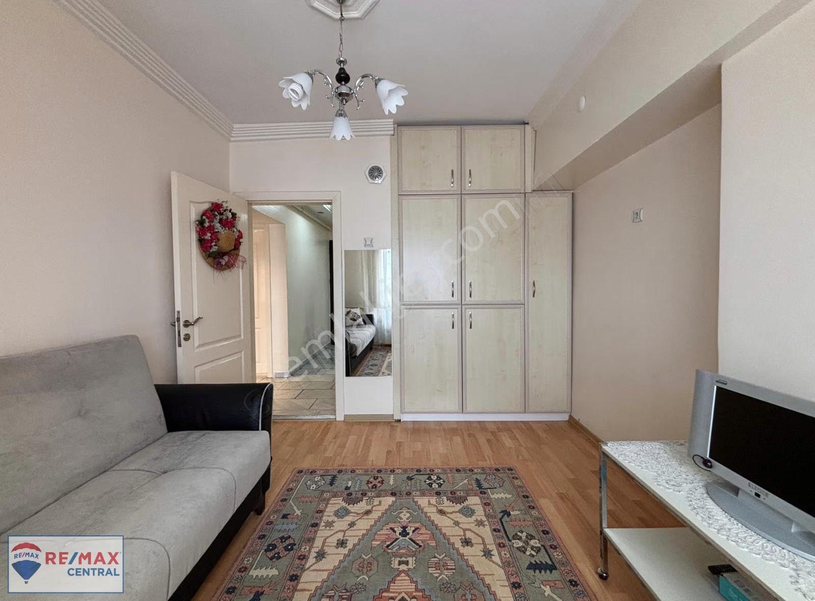 Remax Central'dan İstasyon Caddesinde Eşyalı Kiralık 3+1 Daire - Görsel 22