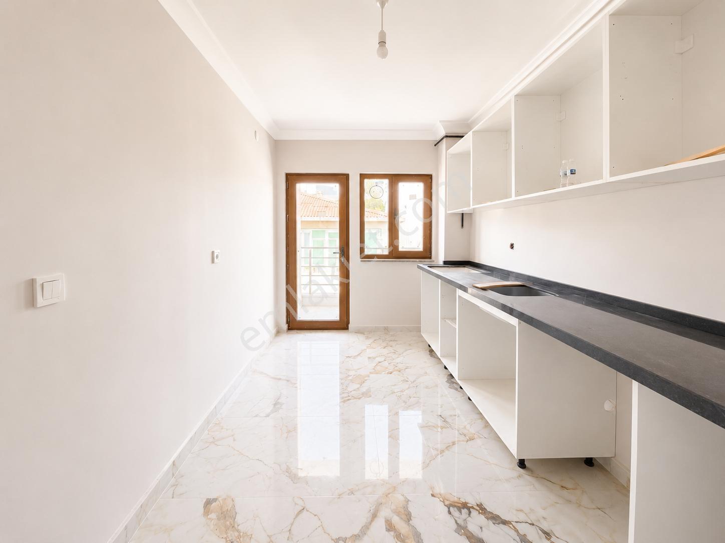 Çekmeköy Kiralık 4+1 Üst Dublex Yerden Isıtmalı Teraslı Daire - Görsel 6