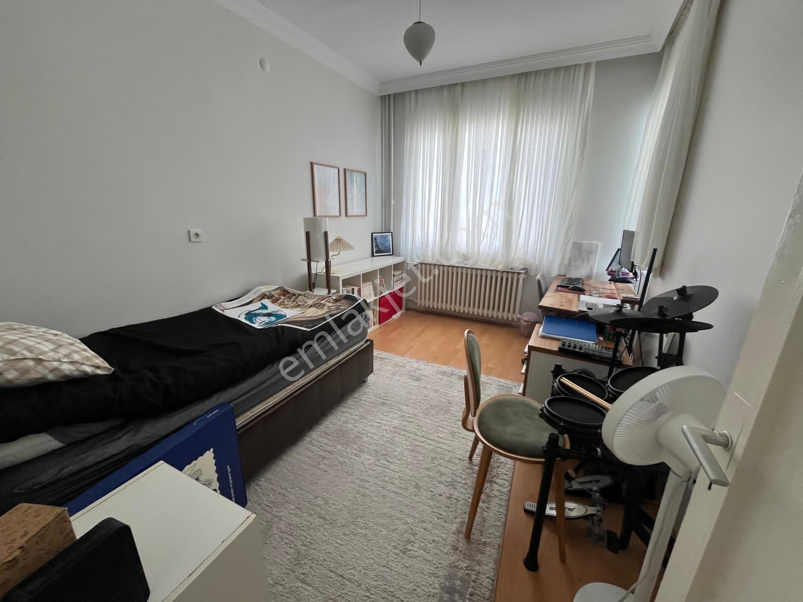 Küçükesat'ta 3+1 Ful Yapılı Eşyalı Kiralık Daire - Görsel 24