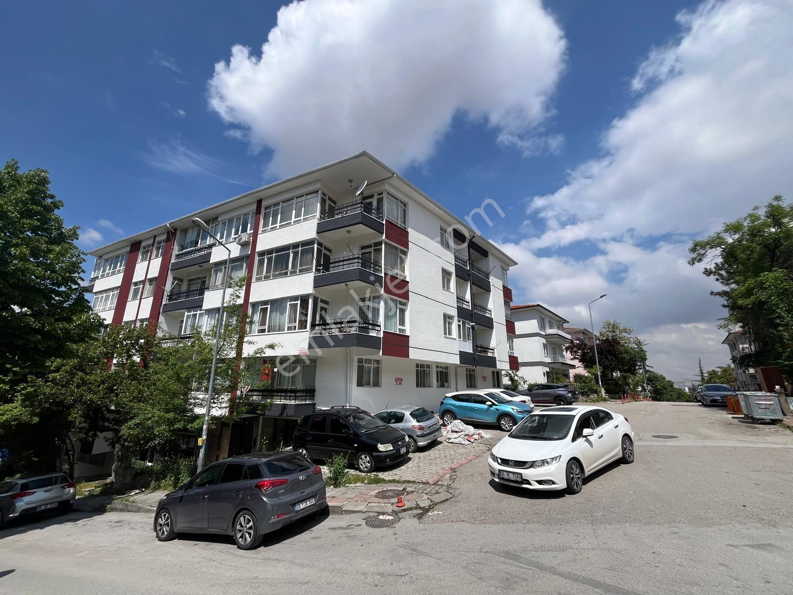Küçükesat'ta 3+1 Ful Yapılı Eşyalı Kiralık Daire - Görsel 39