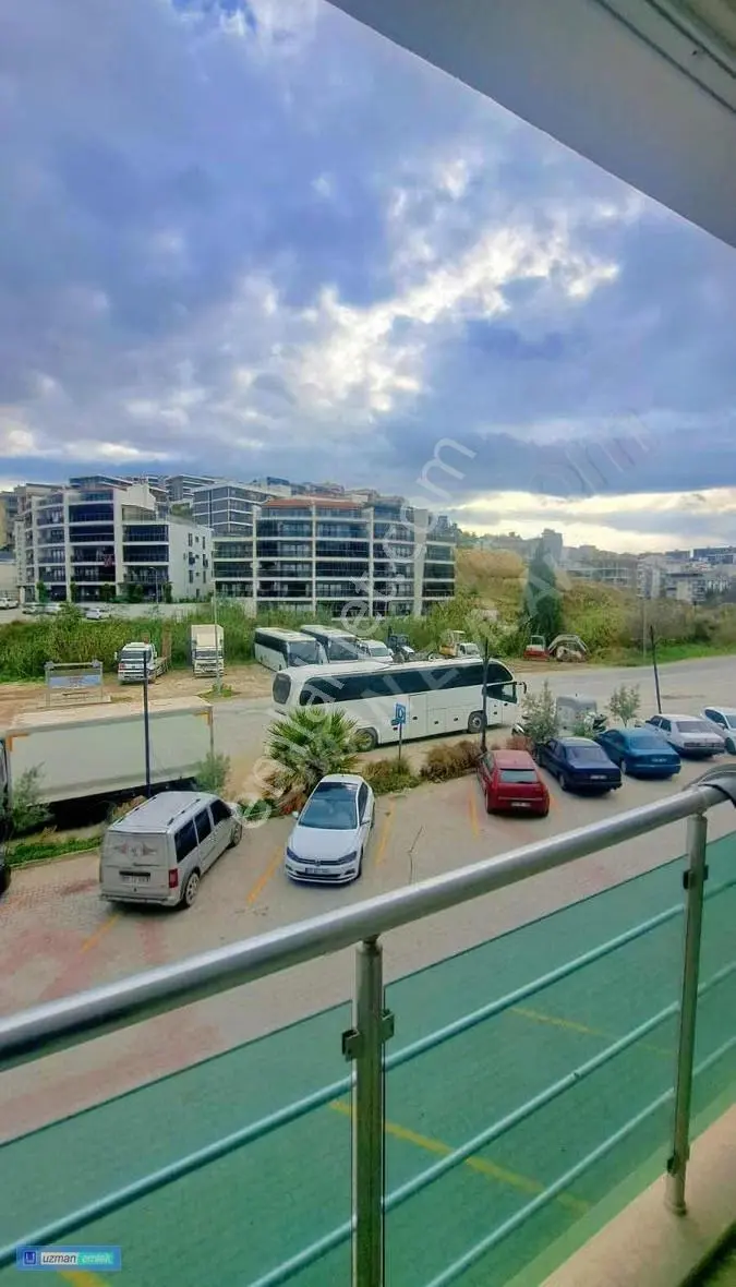 Kuşadası Merkezde Önü Kapanmaz Havuz Manzaralı Doğal Gazlı 2+1 - Görsel 3