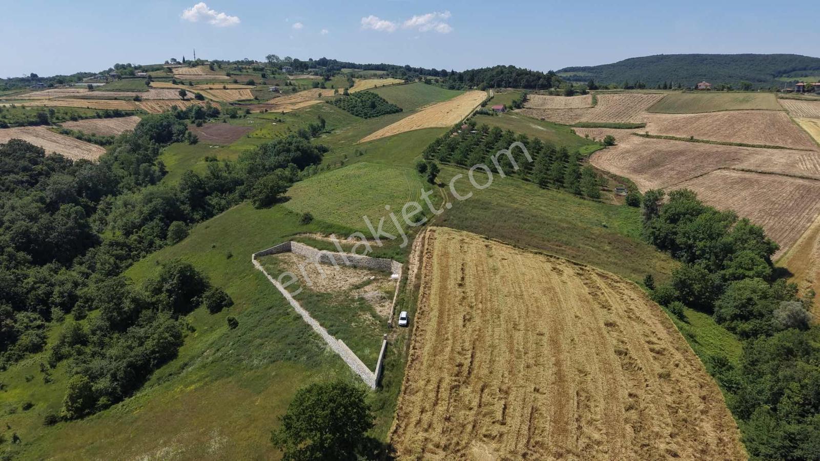 Taş Duvarla Çevrili Manzaralı 1.592 M2 - %5 İmarlı Arazi - Görsel 13