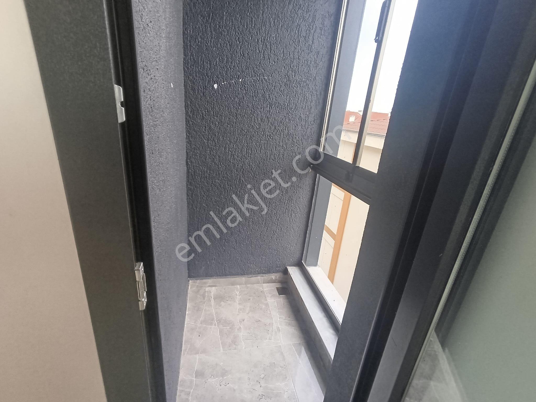 Remax Land'dan Emlaklarda Hürriyet Mahallesinde Kiralık 1+1(boş) - Görsel 15
