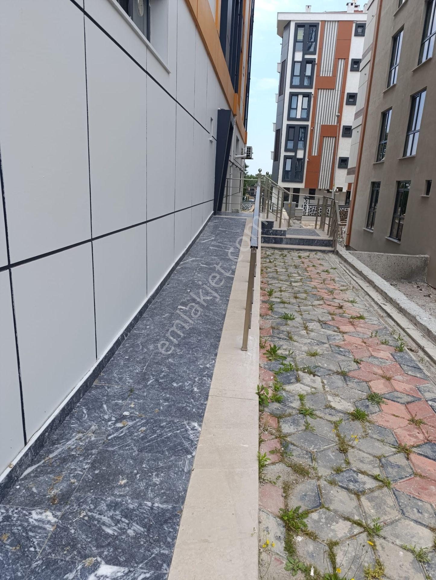Remax Land'dan Emlaklarda Hürriyet Mahallesinde Kiralık 1+1(boş) - Görsel 20