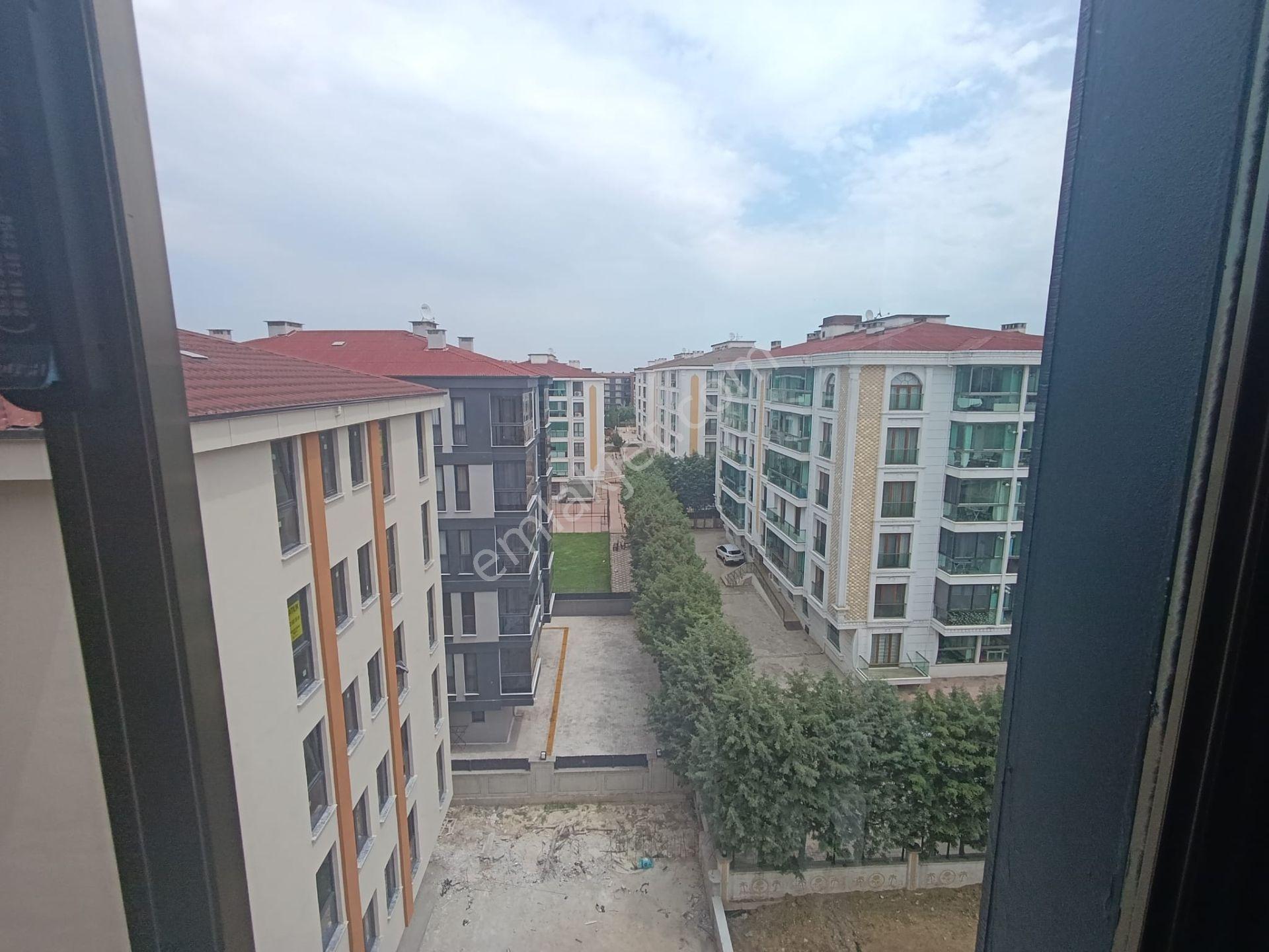Remax Land'dan Emlaklarda Hürriyet Mahallesinde Kiralık 1+1(boş) - Görsel 17